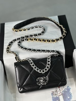 2023 Replica
 Chanel 19 Handbags Crossbody & Shoulder Bags Gold Silver Goat Skin Sheepskin Vintage Chains