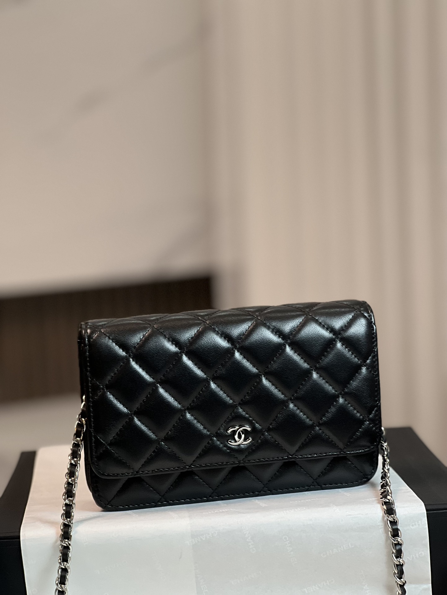 Chanel Replica
 Crossbody & Shoulder Bags Black Chains