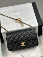 Chanel Classic Flap Bag Crossbody & Shoulder Bags Black Vintage Mini