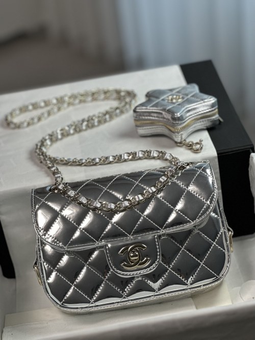 OHANEL 24C Silver Mirror Patent Leather Star Chain Flap Bag 1 OHANEL 24C Silver Mirror Patent Leather Star Chain Flap Bag