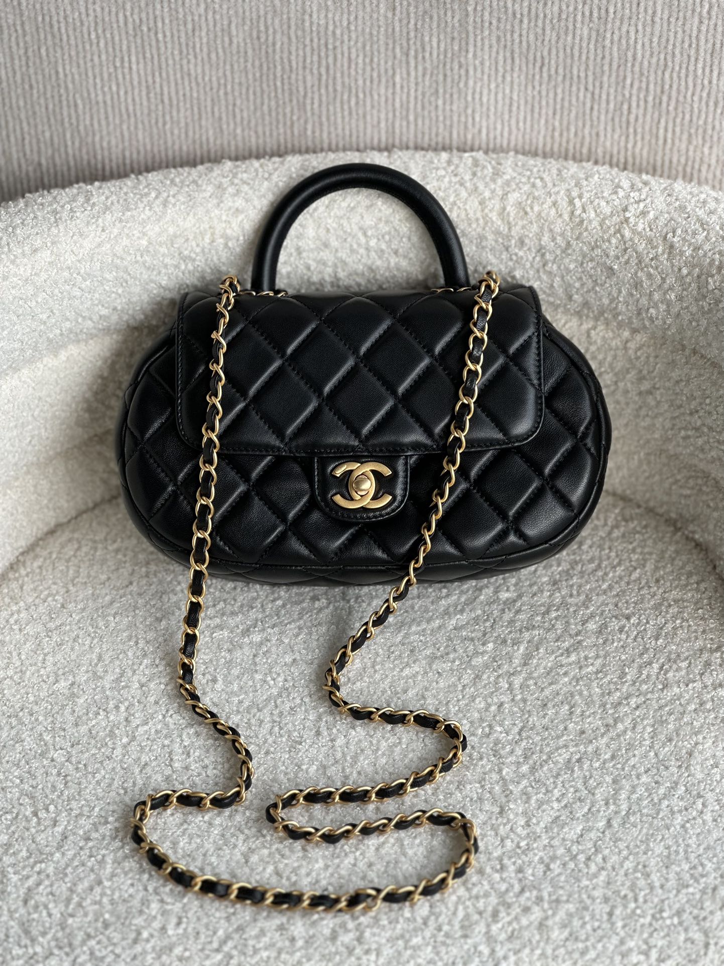 Chanel Handbags Crossbody & Shoulder Bags