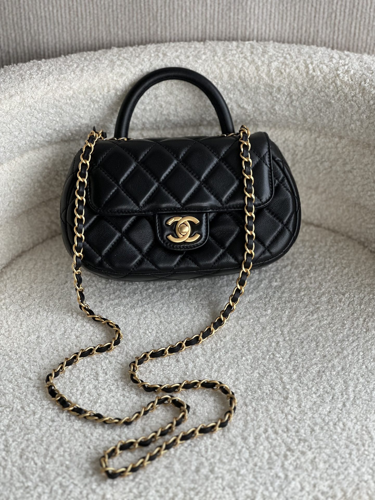 Chanel Handbags Crossbody & Shoulder Bags