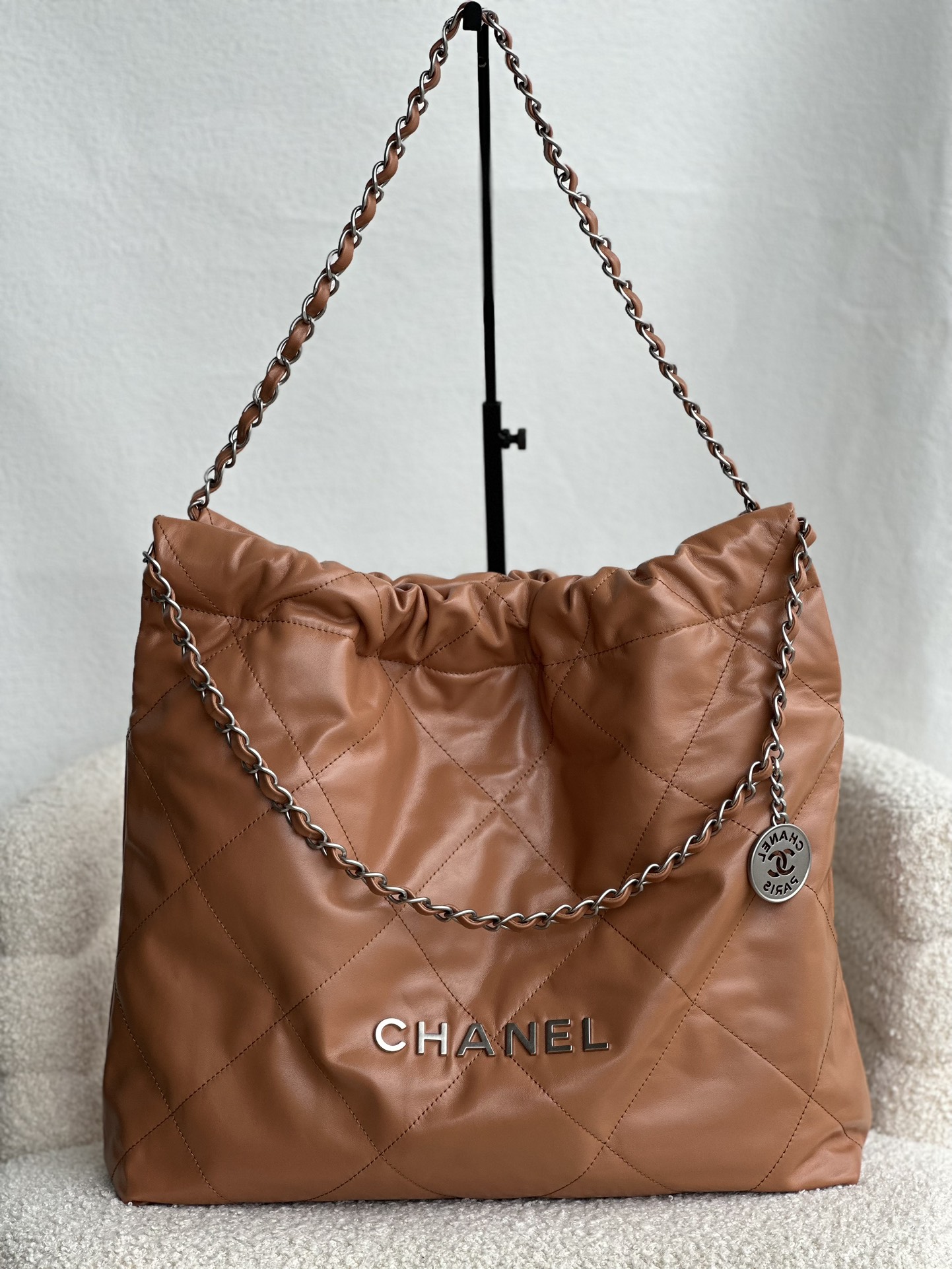 Chanel Crossbody & Shoulder Bags Caramel Gold Unisex Silver Hardware Cowhide Vintage