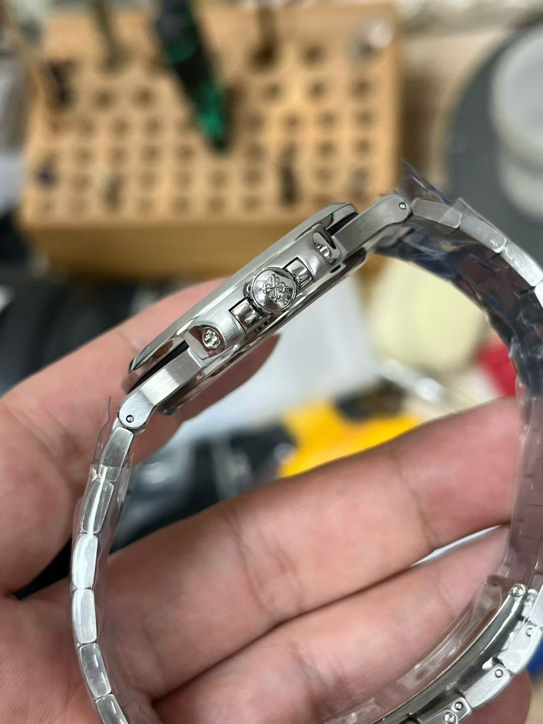 NO:385236,Thb new product black ceramic gold surface 15716 hollow royal oak beautiful, gold19860909Thb新品 黑陶瓷黄金面15716 镂空皇家橡树 漂亮,,gold,Watch