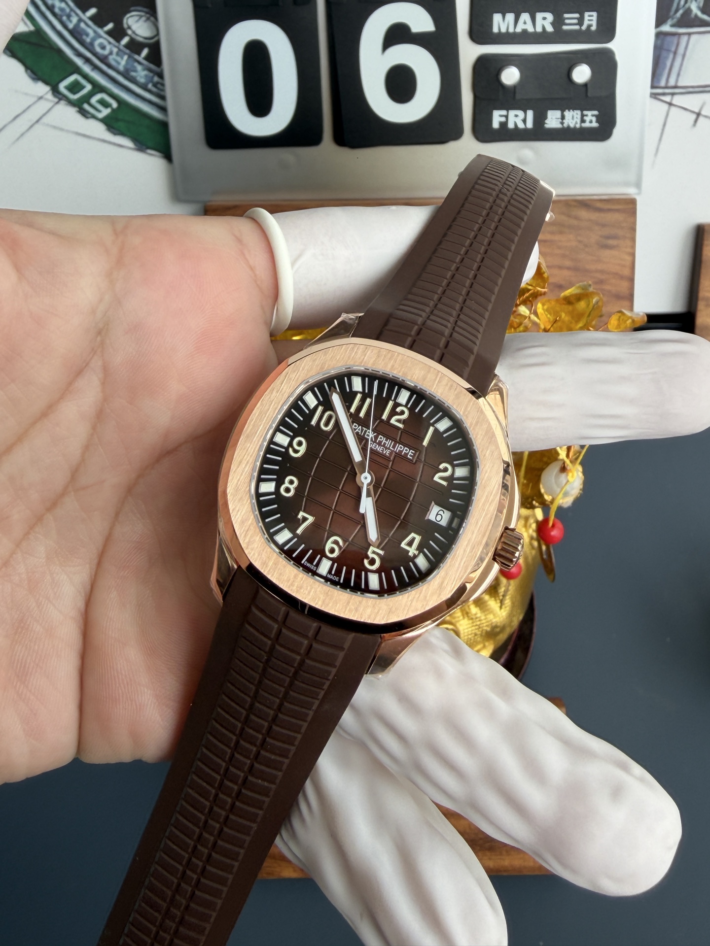 NO:741857,RC's new Pr counterweight is gold-plated version. The surface layer contains gold, so there is no need to gold-plat it. It weighs about 131 grams.19860909RC新款Pr配重包金版本,表层含金,无需再去包金,重量131克左右,,Watch