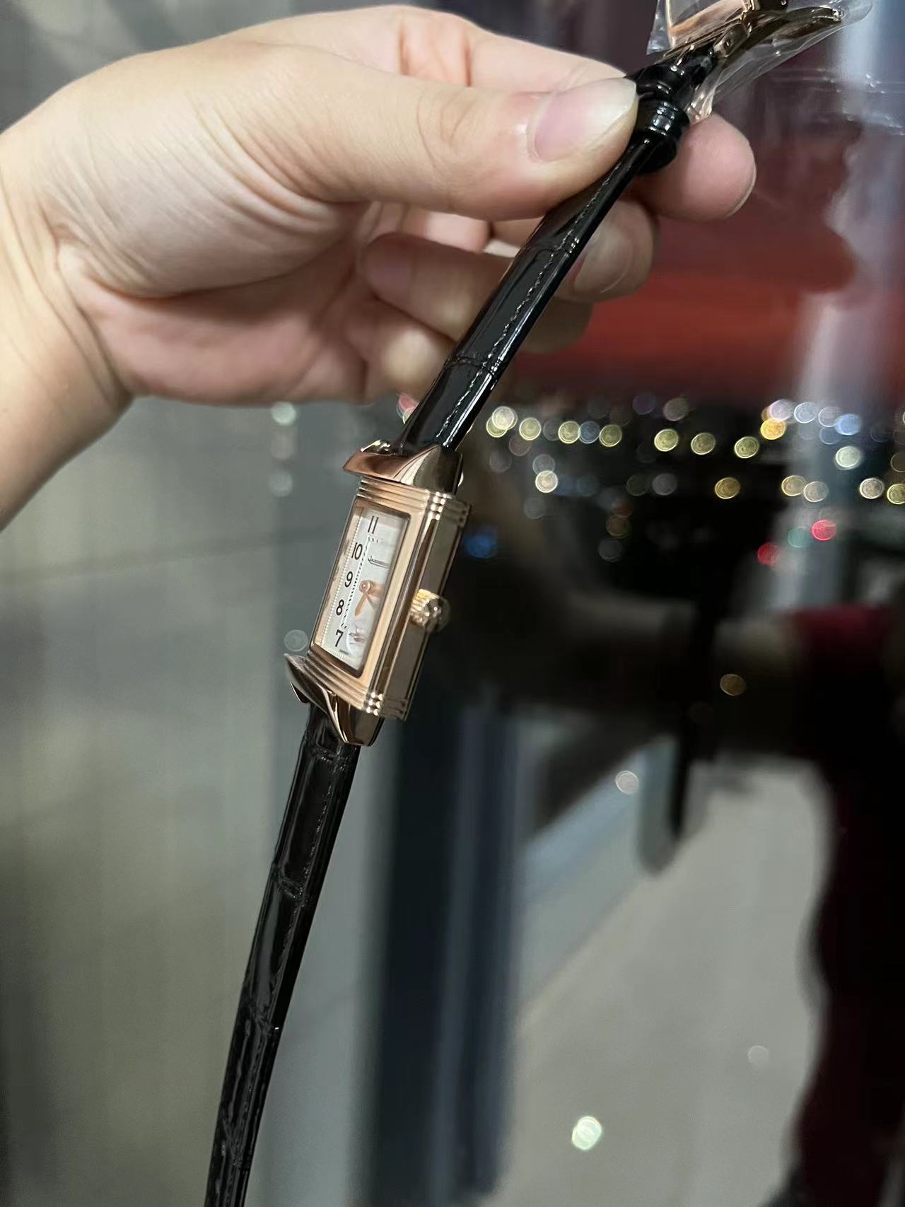 “Senior Lady Wristwatch with Swiss Stone Core and Unique Design” - 图片 7