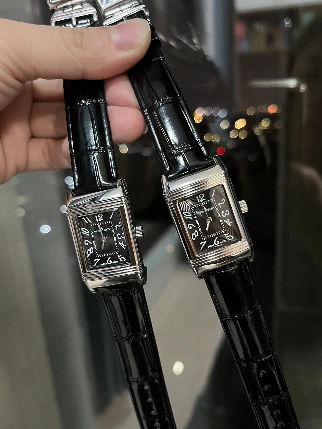 Senior Lady Wristwatch with Unique Design and Swiss Stone Core: Jacker Classic Flip Series