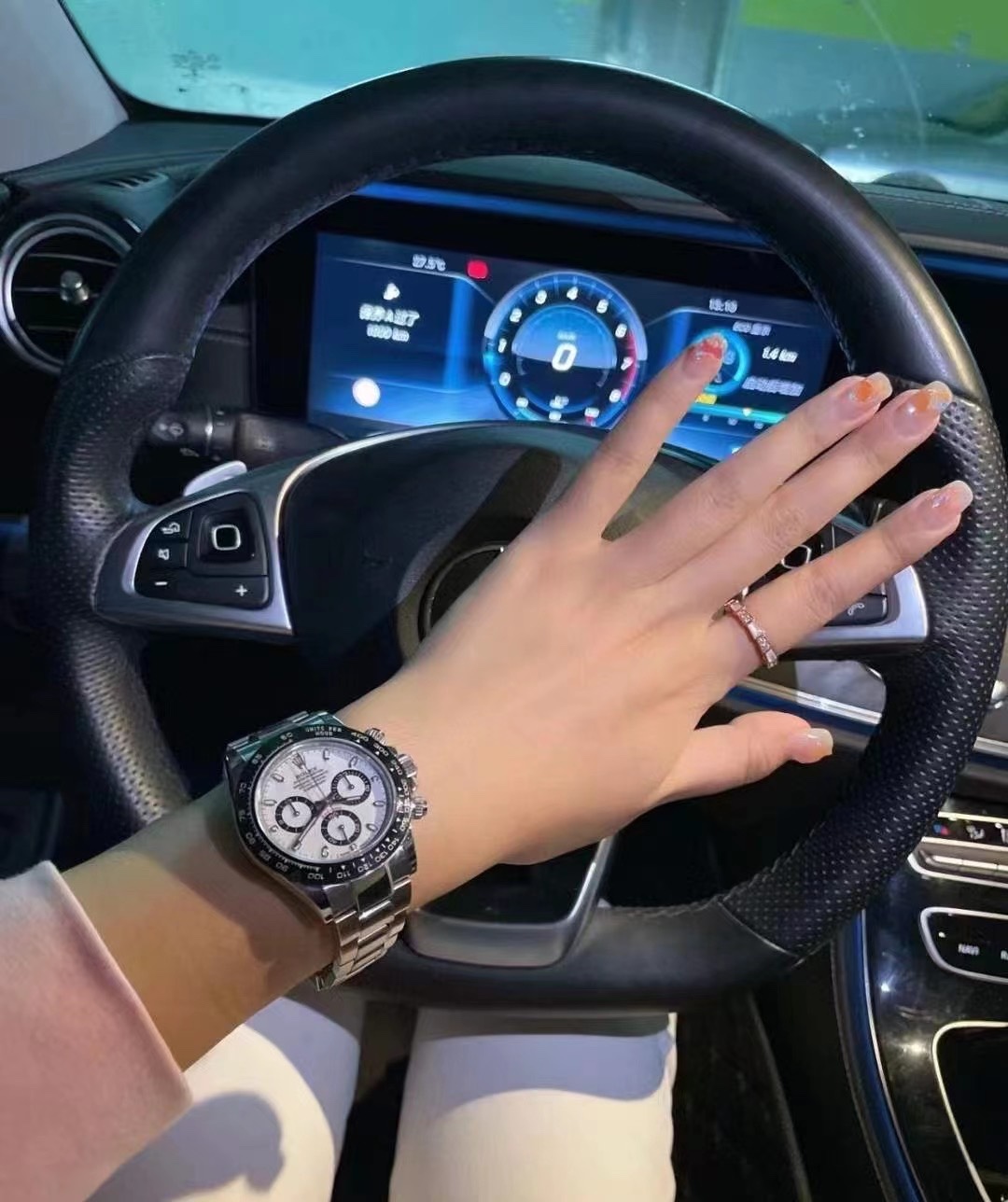 NO:393571,I hope every princess will carry a Rolex on her hand,19860909希望每一个公主手上都会带一块劳力士,,rolex,Watch