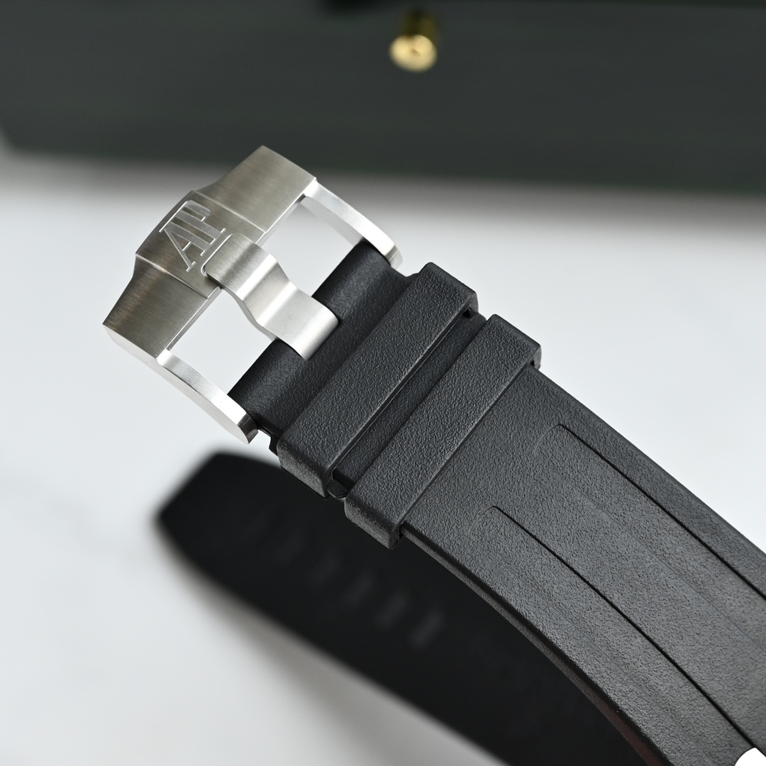 NO:391062,Black liquid silicone strap, made of EU certified environmentally friendly materials,19860909黑色液态硅胶表带,经欧盟认证环保材料制成,,Watch