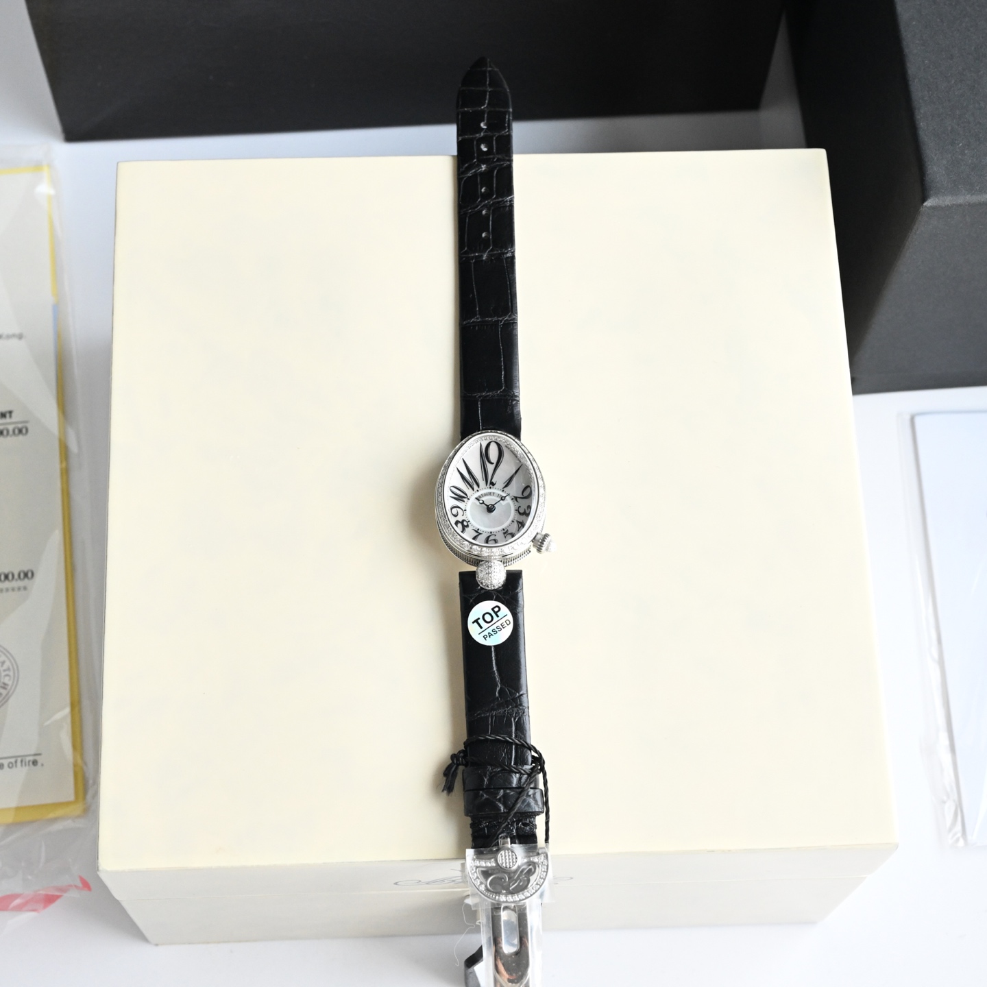 NO:393226,Transparent sapphire glass bottom cover, newly upgraded Citizen 6T28 movement to Breguet self-produced. 537/3 core, closer to the authentic structure than any version on the market, with accurate and stable performance, and the thickness of the movement and case is completely consistent with the version counter data. Movement diameter 6 Functional gem 29 Vibration frequency 3 balance Annular escapement structure Inverted straight-line lever balance spring Flat / Silicon rotor Platinum Number of parts,,breguet19860909透明蓝宝石玻璃底盖 全新升级西铁城6T28机芯改宝玑自产.537/3型芯,比市面任何版本更接近正品结构,性能精准稳定,机芯和表壳厚度完全对版专柜数据 机芯直径 6 功能宝石 29 振频 3 摆轮 Annular 擒纵结构 Inverted straight-line lever 摆轮游丝 Flat / Silicon 摆陀 铂金 零件数目,,breguet,Watch