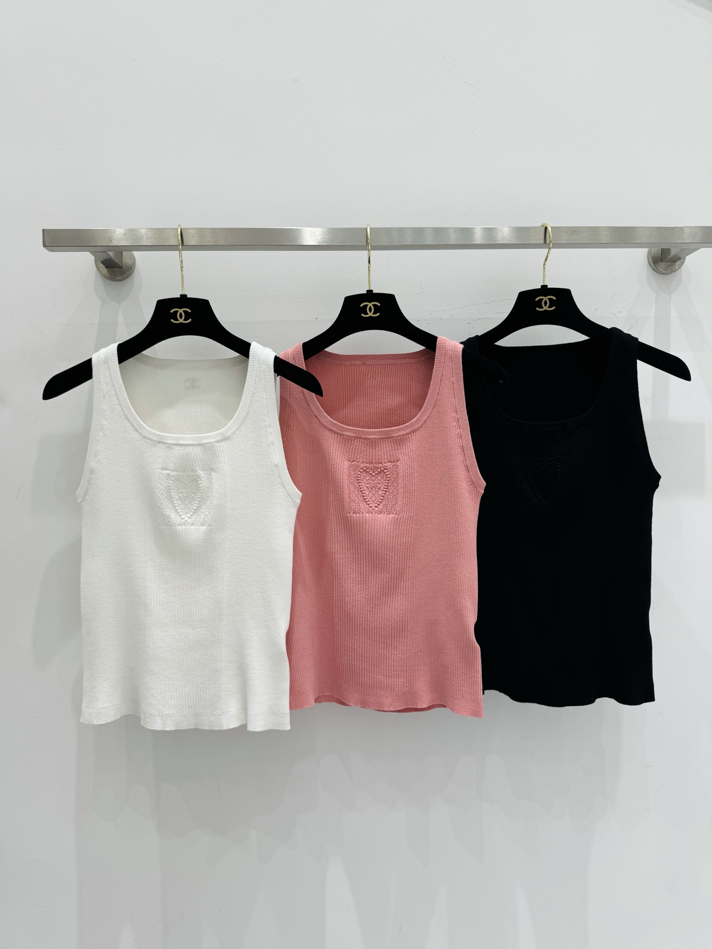 NO:508265,Chane*Love Double C Vest!  Three-color S/M/L, chanel, alexander wang19860909Chane*爱心双c背心！三色S/M/L,,chanel,alexander wang,Women's clothing