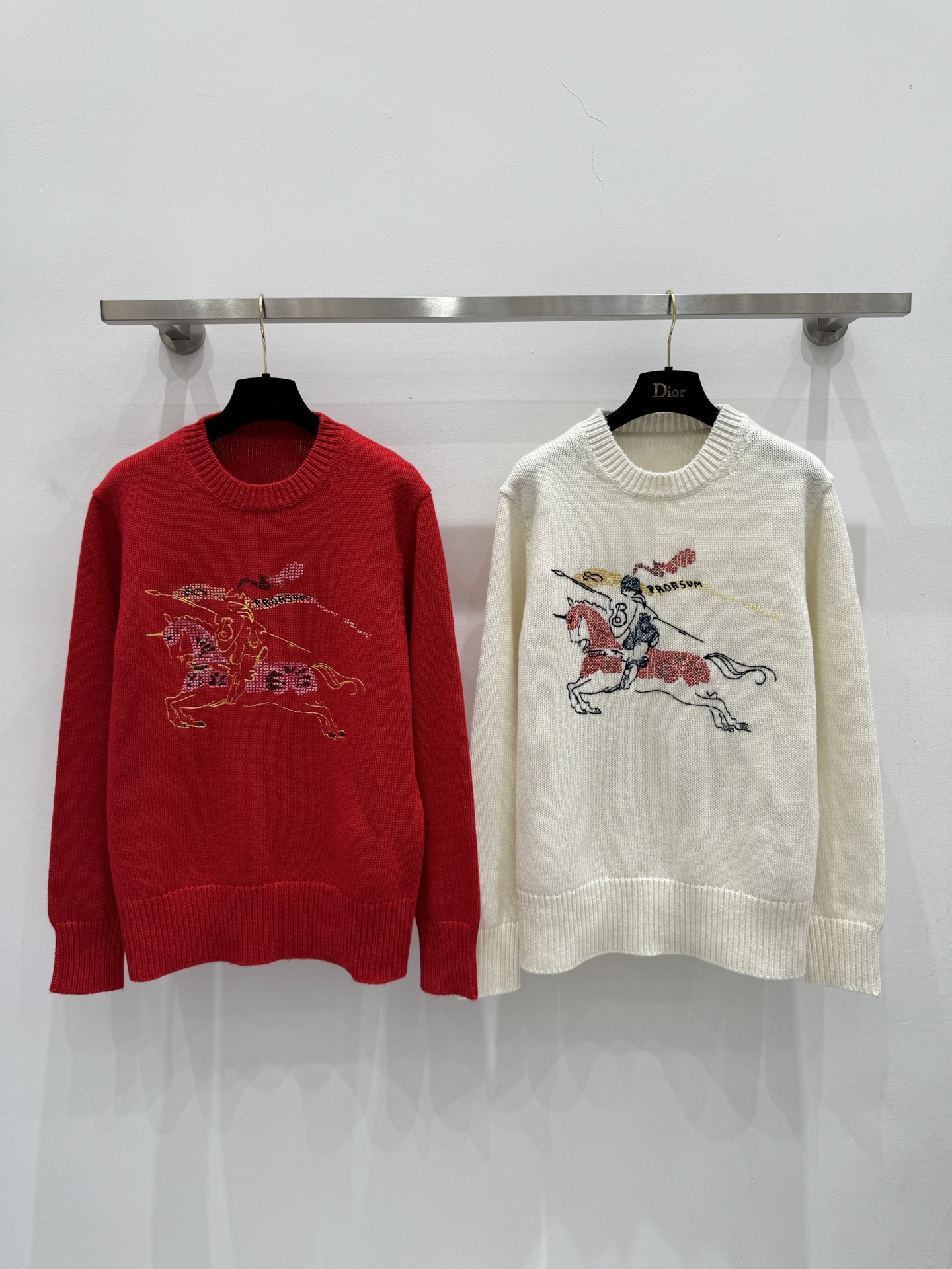 NO:710381,B’s Year of the Horse limited-edition long-sleeved sweater!  2 colors/SML,,19860909B家马年限定长袖针织衫！2色/SML,,,Women's clothing