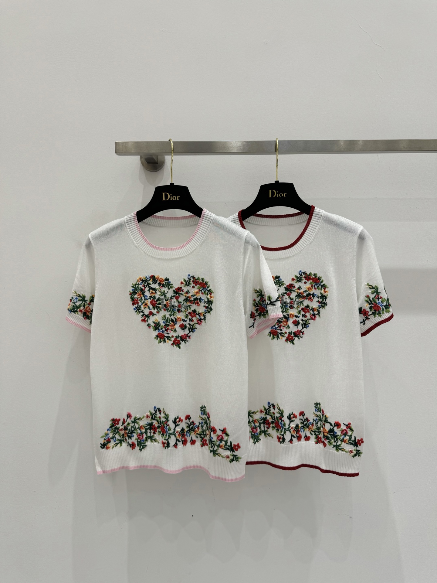 NO:750288,Dio* heavy-duty embroidered floral love pattern short sleeves!  2 colors/SML,,dior,T-shirt,19860909Dio*重工刺绣花卉爱心图案短袖！2色/SML,,dior,T-shirt,,Women's clothing