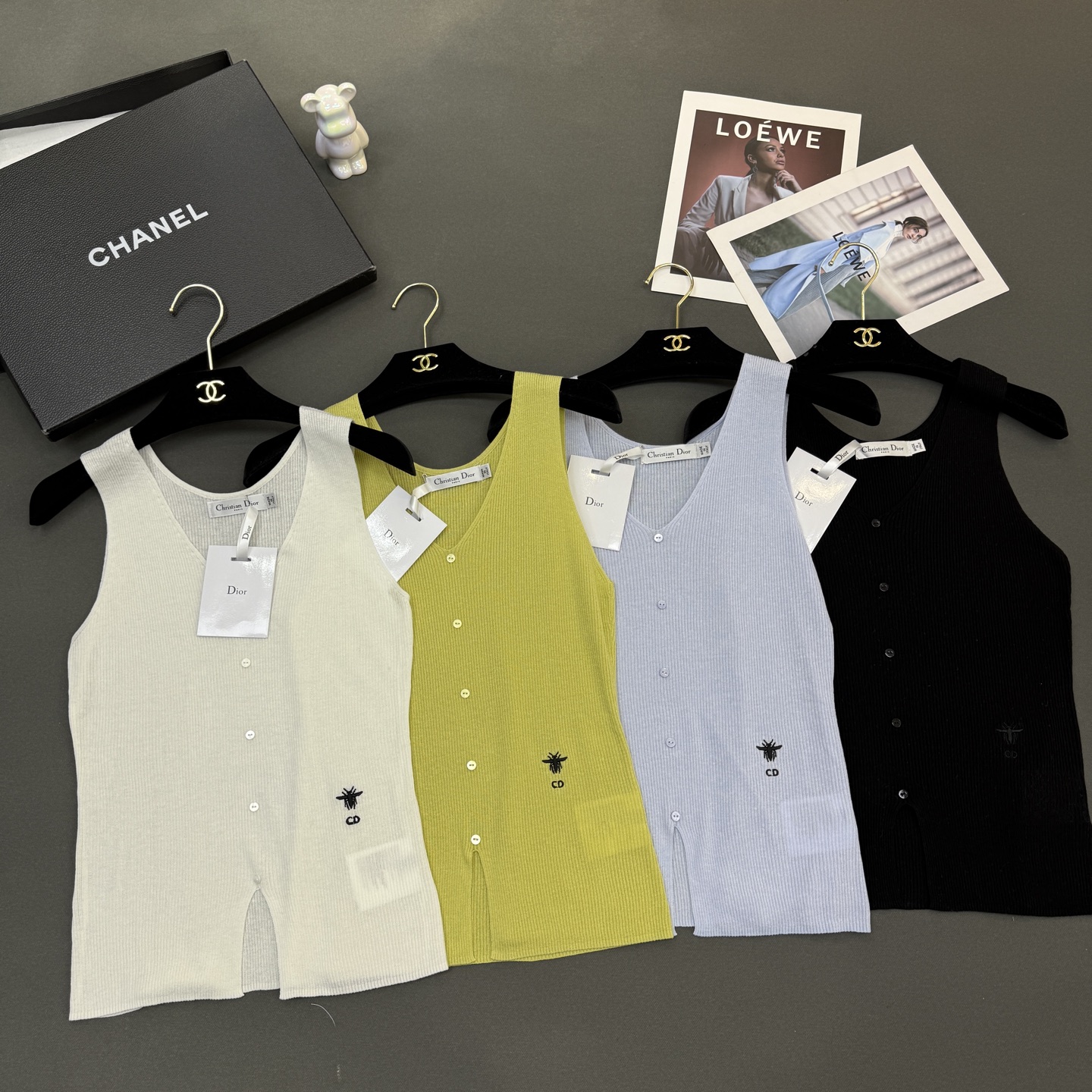 NO:762572,26 spring and summer Dio* women's new skin-friendly silk linen, breathable and comfortable, stretchy, slim, fashionable and versatile vest, high-end and versatile, four colors blue/green/off-white/black, size sml, available from stock,, dior,1986090926春夏Dio*女装新款亲肤绢丝麻,透气舒适,弹力修身时尚百搭背心高级百搭蓝色/绿色/米白/黑色四色 尺码sml 现货供应,,dior,,Women's clothing