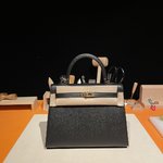 Hermes Kelly Handbags Crossbody & Shoulder Bags Black Gold Hardware Epsom