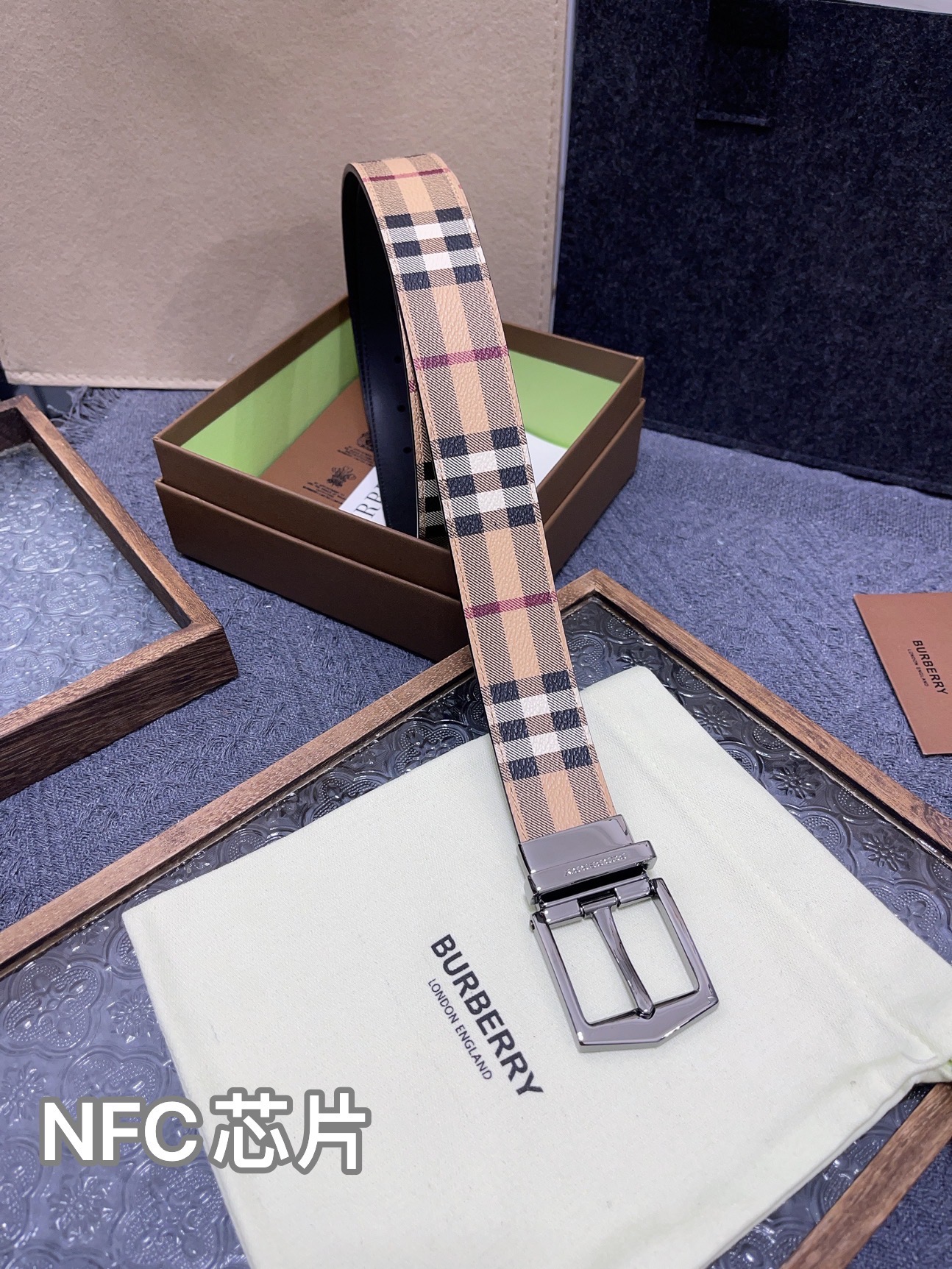 “Burberry Men’s Leather Belts: Fashionable, High-Quality, NFC Chip for Validation” - 图片 5