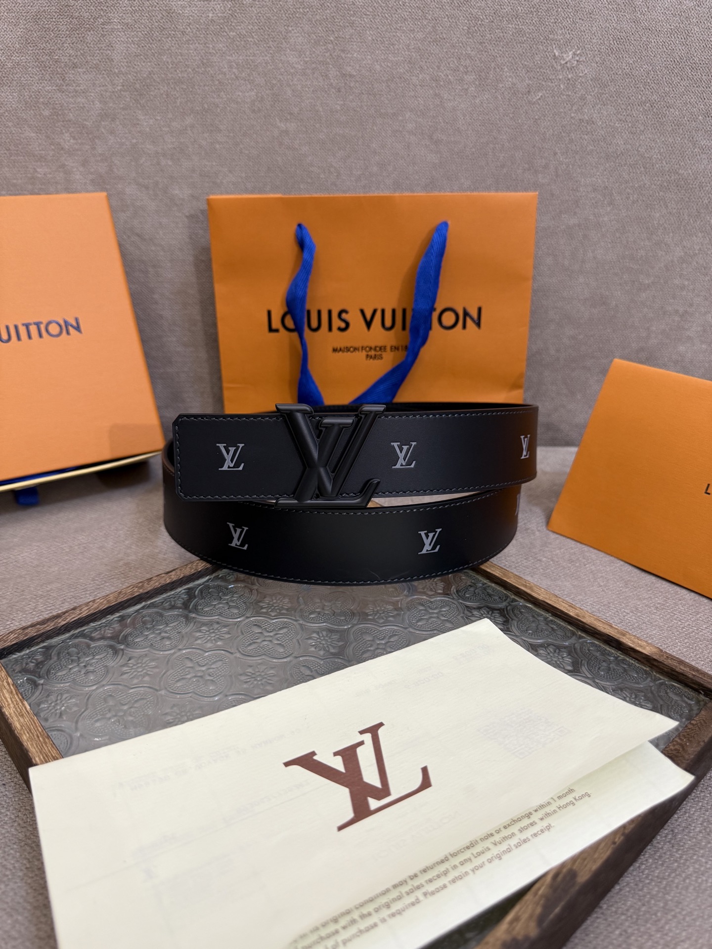 NO:140392,Original order LV. Louis Vuitton Full set of packaging Width 40mm Width Genuine integrated cast hardware steel buckle Original leather material Double-sided original customized imported fabric Good choice for gifts for self-use, belt, louis vuitton, louis vuitton19860909原单 LV.路易威登 全套包装 宽度 40mm宽度 正品一体铸造五金钢扣 原厂皮料 双面原厂定制进口面料 可送礼自用不错选择,皮带,louis vuitton,louis vuitton,Belt