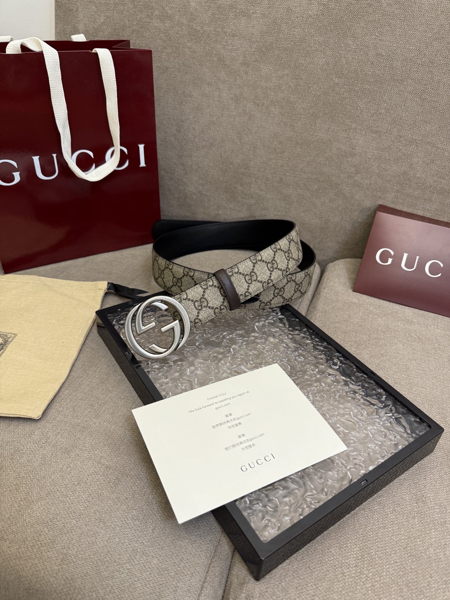 NO:336191,Apricot GG Supreme canvas Interlocking Double G is presented with ruthenium-tone accessories, paying tribute to the long-standing heritage of the brand. This belt is made of black GG Supreme canvas ingeniously. Black leather piping Ruthenium-tone accessories Interlocking Double G buckle Width 4 cm, belt19860909杏色GG Supreme帆布 互扣式双G以钌色调配件亮眼呈现,致敬品牌悠久传承.这款腰带以黑色GG Supreme帆布匠心打造. 黑色皮滚边 钌色调配件 互扣式双G搭扣 宽度4厘米,皮带,Belt