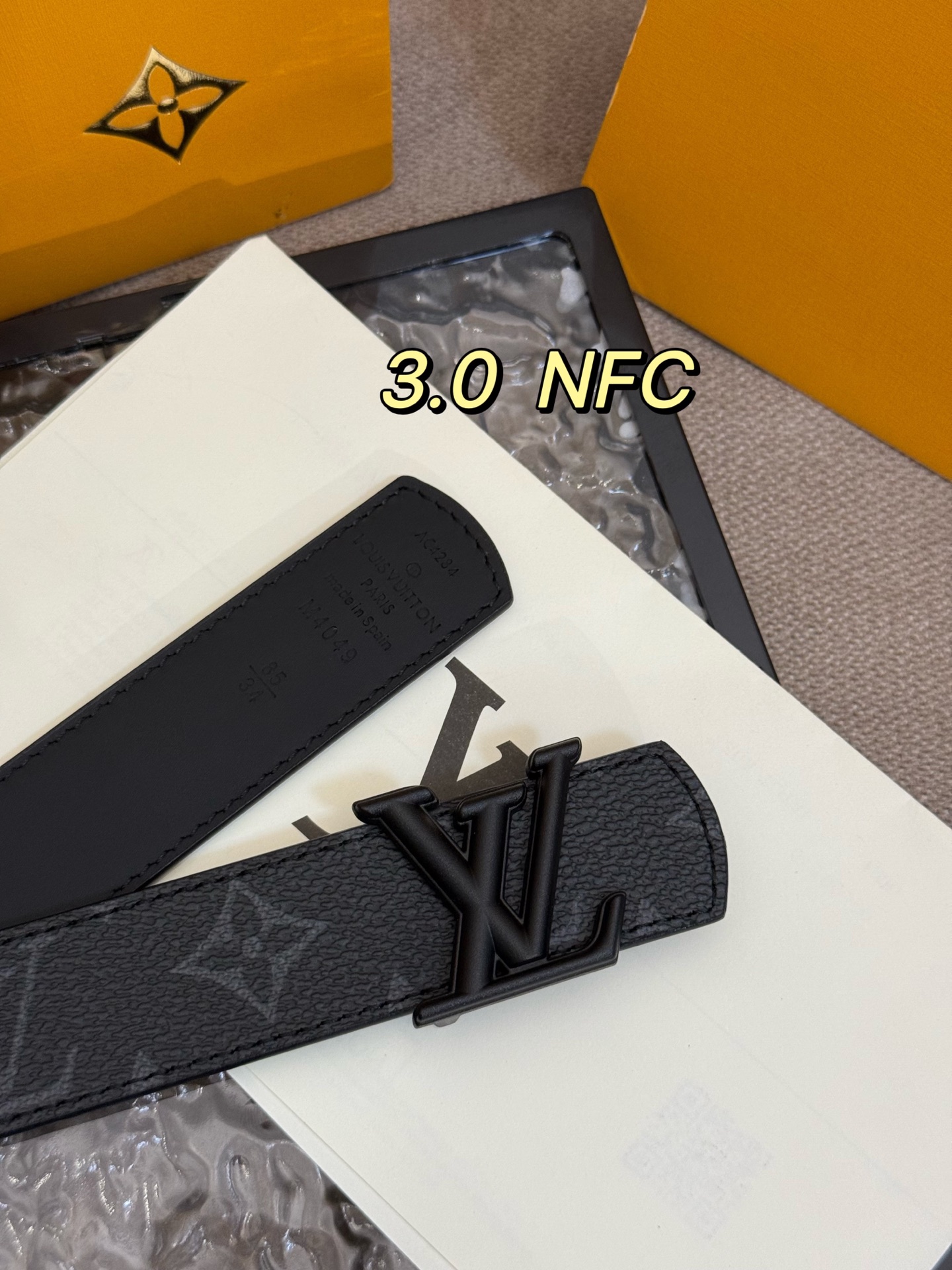 LV Initiales Double Waist Belts: Classic Style with Monogram Canvas and Grained Leather - 图片 2