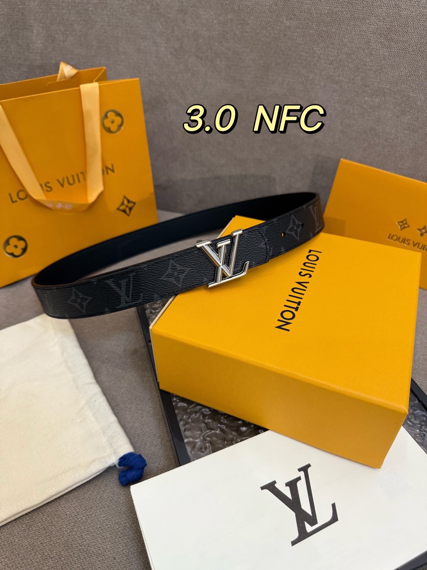 LV Initiales Double Waist Belts: Classic Style with Monogram Canvas and Grained Leather - 图片 6