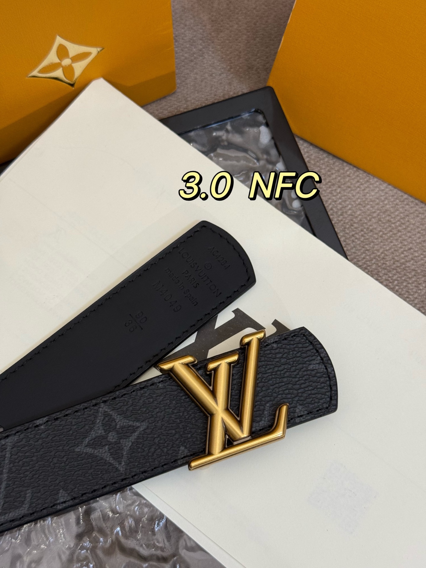 LV Initiales Double Waist Belts: Classic Styles with Monogram Canvas and Grained Leather - 图片 2