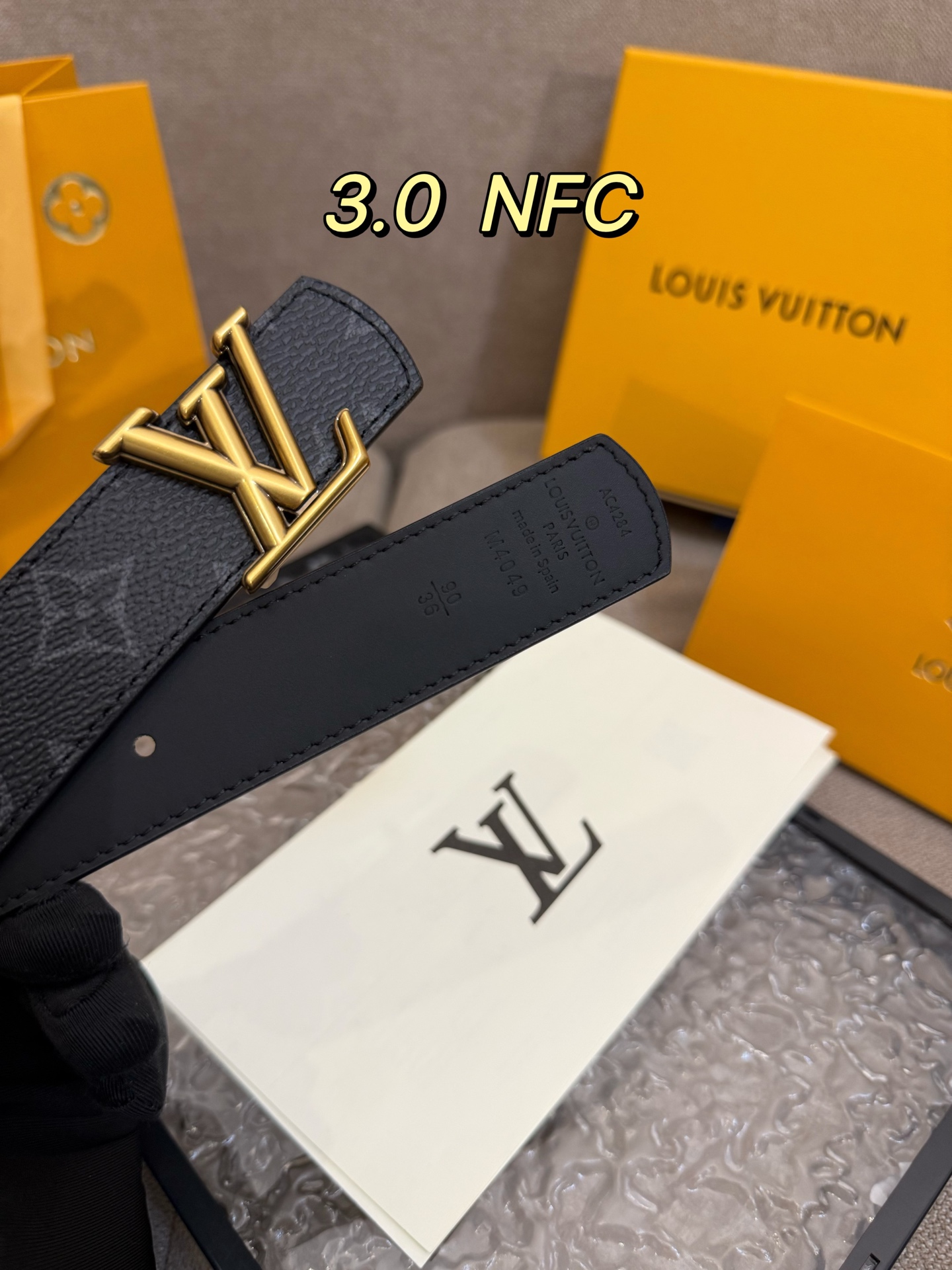 LV Initiales Double Waist Belts: Classic Styles with Monogram Canvas and Grained Leather - 图片 4