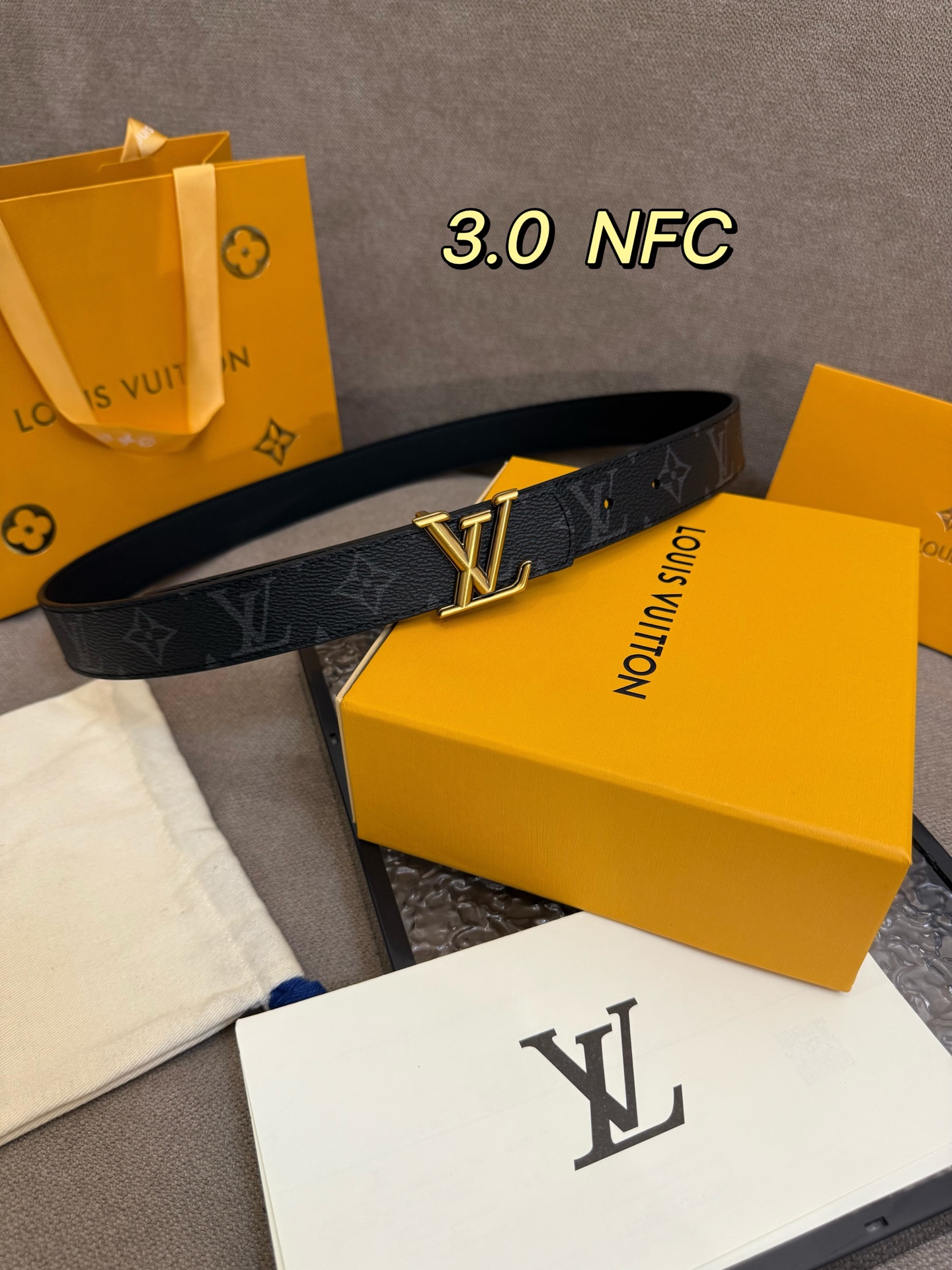 LV Initiales Double Waist Belts: Classic Styles with Monogram Canvas and Grained Leather - 图片 6