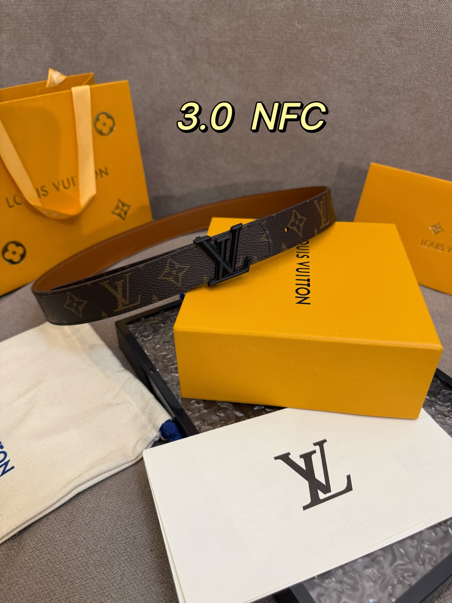 LV Initiales Double Waist Belts: Classic Monogram Canvas and Grained Leather Style - 图片 6