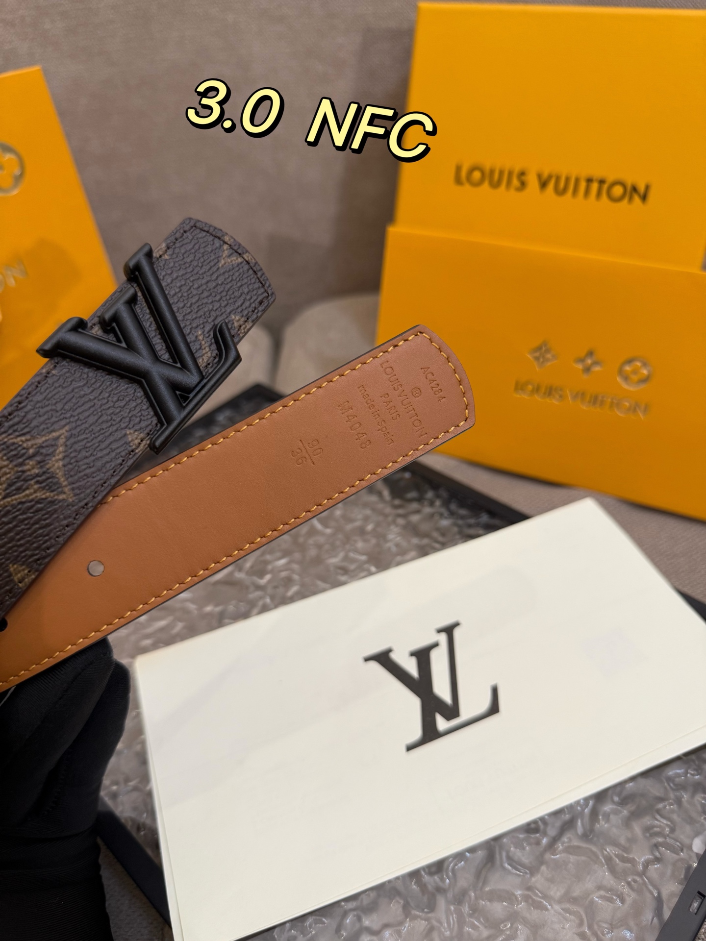LV Initiales Double Waist Belts: Classic Monogram Canvas and Grained Leather Style - 图片 4