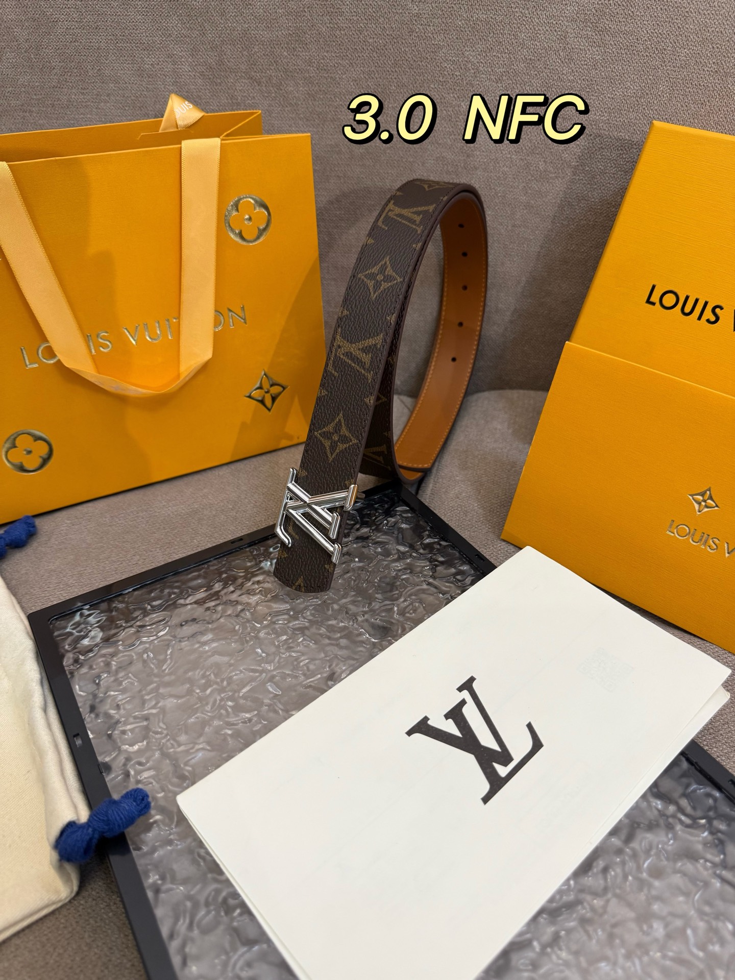 LV Initiales Double Waist Belts: Classic Style with Monogram Canvas and Grained Leather - 图片 3