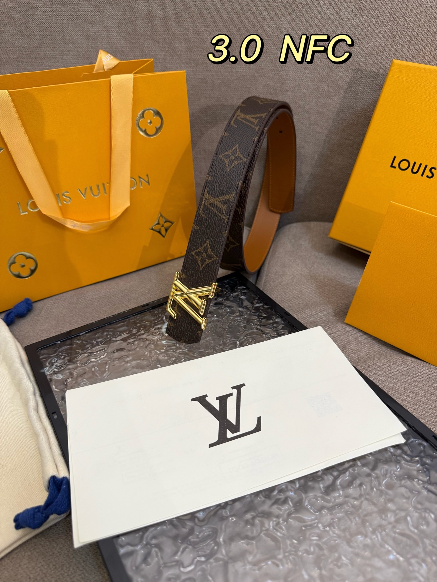 LV Initiales Double Waist Belts: Classic Style with Monogram Canvas and Grained Leather - 图片 3