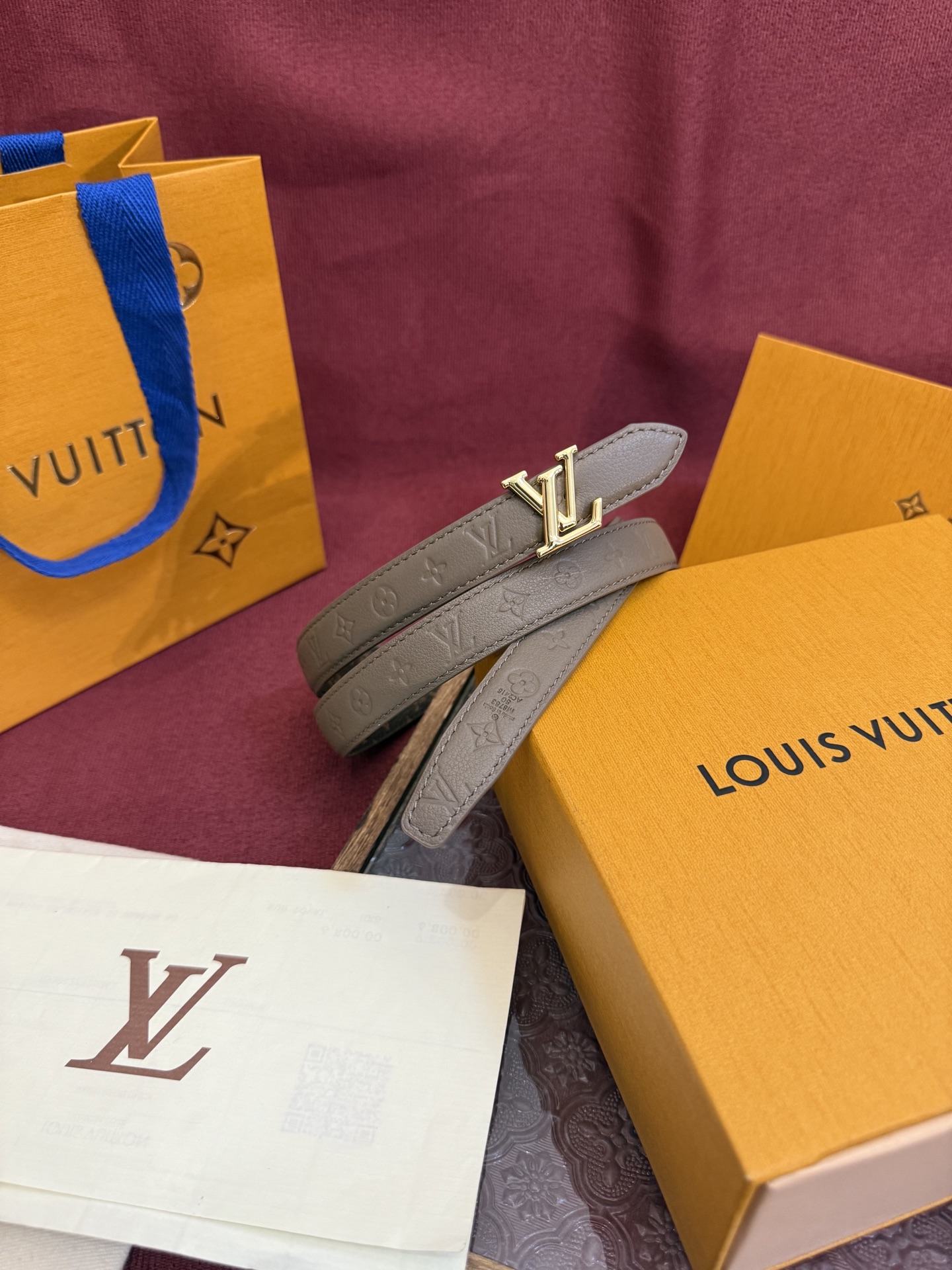 Louis Vuitton Flowergram Reversible Leather Belt 20 mm - Elegant & Versatile