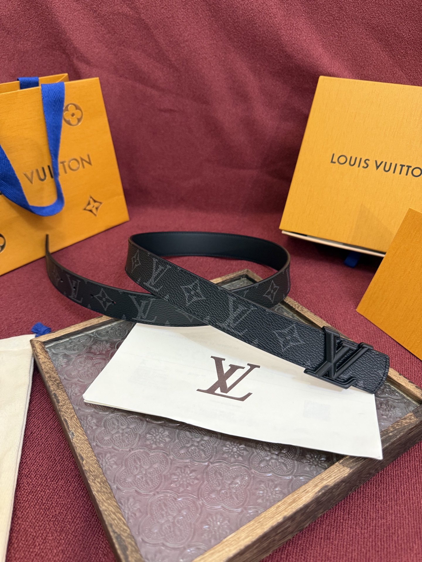 Louis Vuitton Initiales Reversible Belt 3.0 cm - Monogram Canvas & Leather 3 i1757863060854 3760 0 4