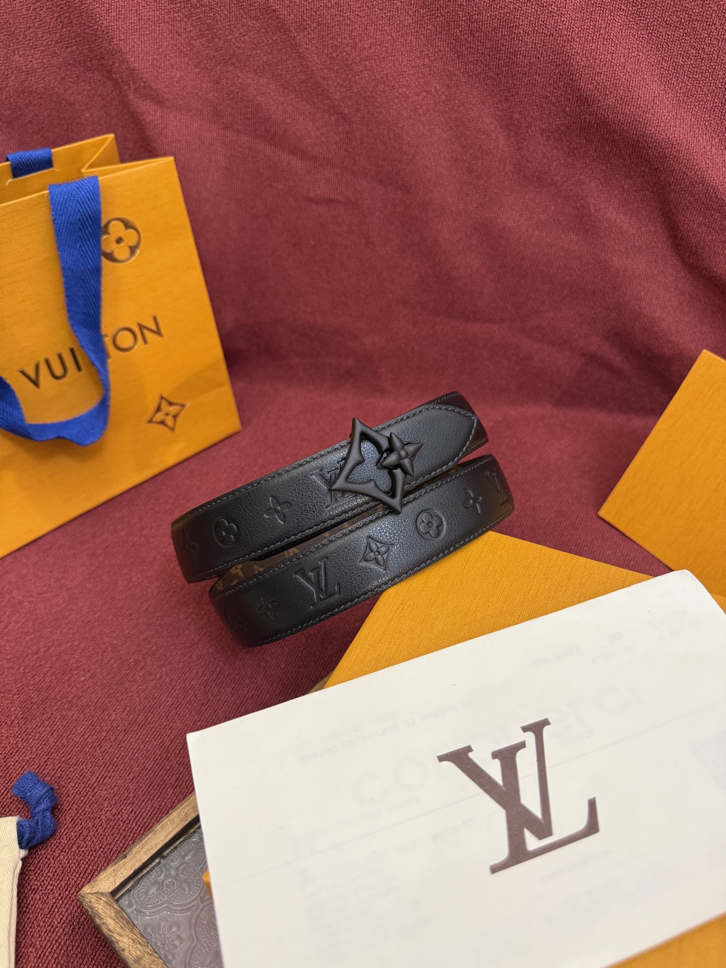 Louis Vuitton 3.0cm Reversible Leather Belt with Iconic Monogram Design