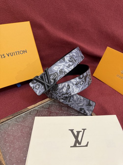 Louis Vuitton 40mm Reversible Belt Floral Camo Coated Canvas and Leather 1 Louis Vuitton 40mm Reversible Belt Floral Camo Coated Canvas and Leather