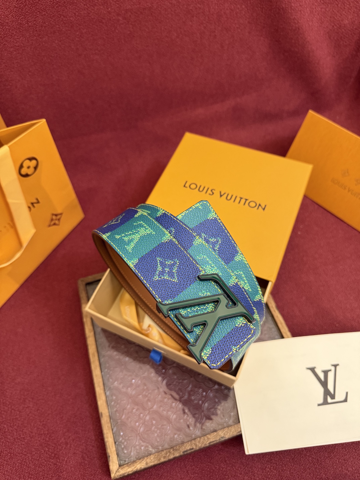 Louis Vuitton Initiales College Monogram Heritage 40mm Reversible Belt 6 i1758990383598 4028 0 2