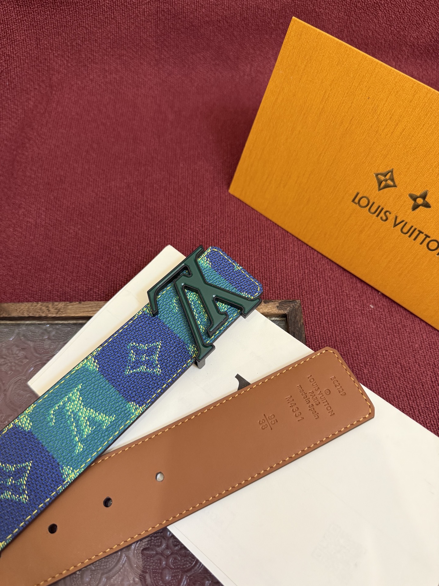 Louis Vuitton Initiales College Monogram Heritage 40mm Reversible Belt 4 i1758990384488 6769 0 3