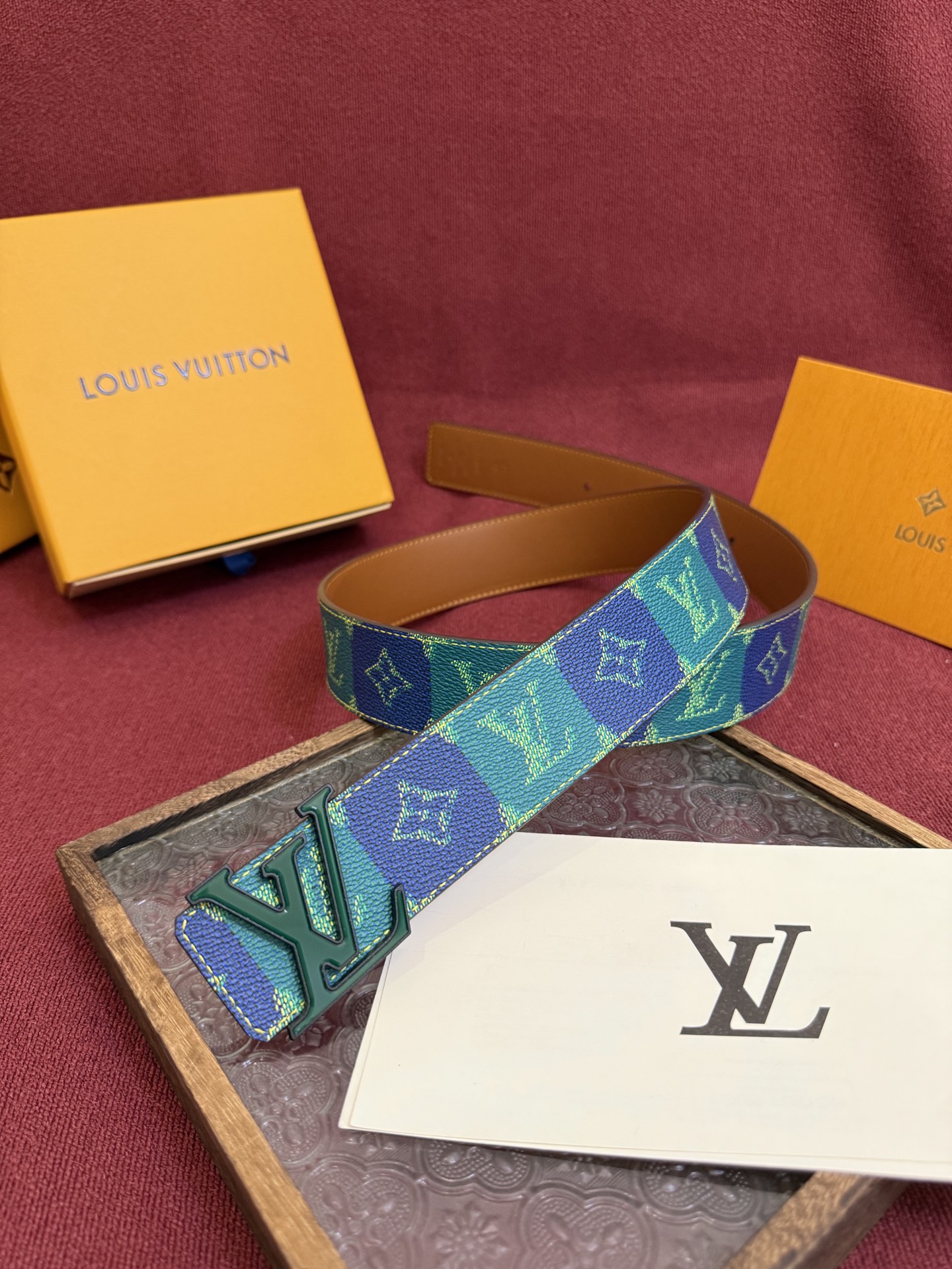Louis Vuitton Initiales College Monogram Heritage 40mm Reversible Belt 2 i1758990384572 6821 0 0