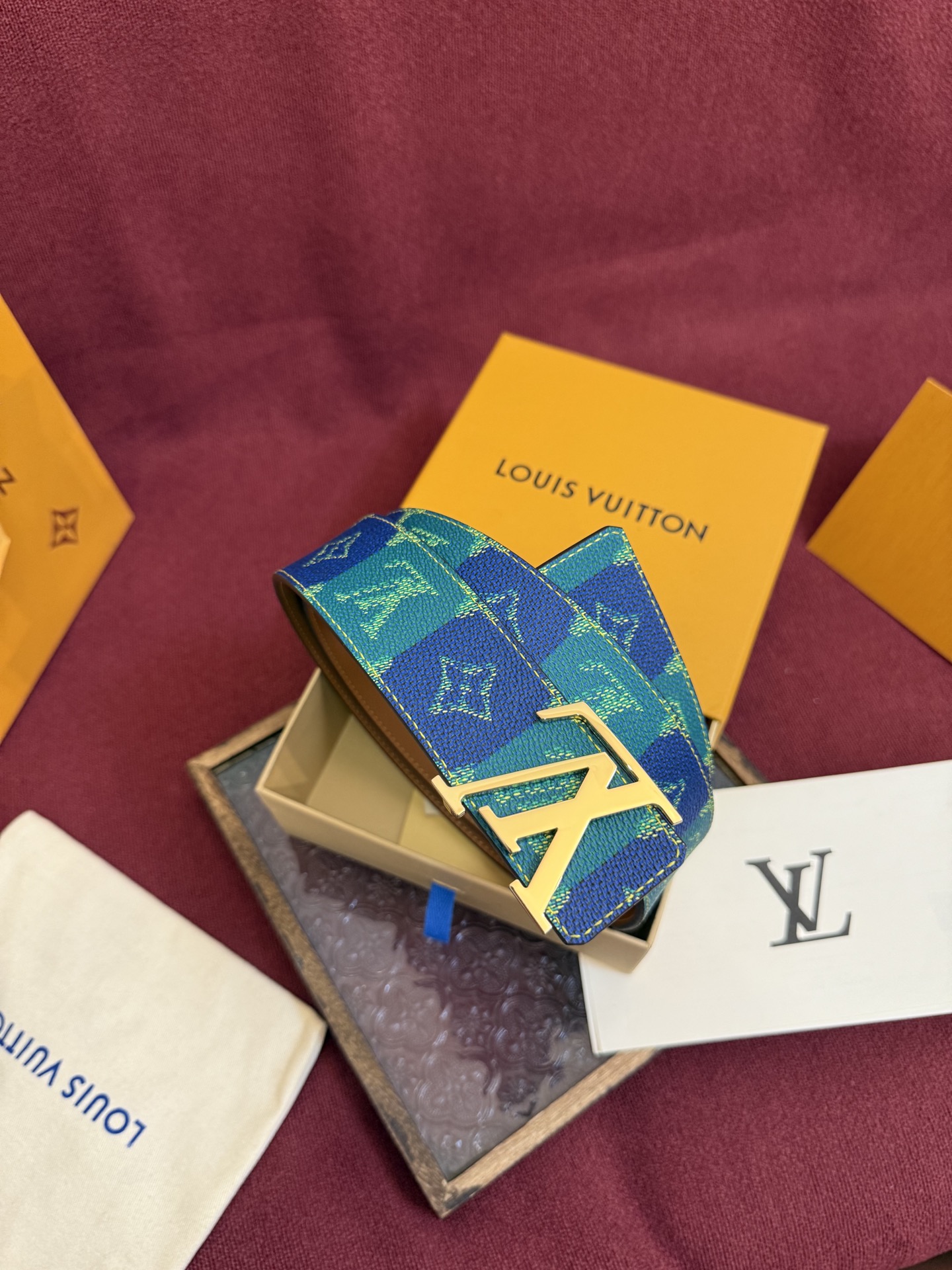 Louis Vuitton Initiales College Monogram Heritage 40mm Reversible Belt 7 i1758990644237 7501 0 5