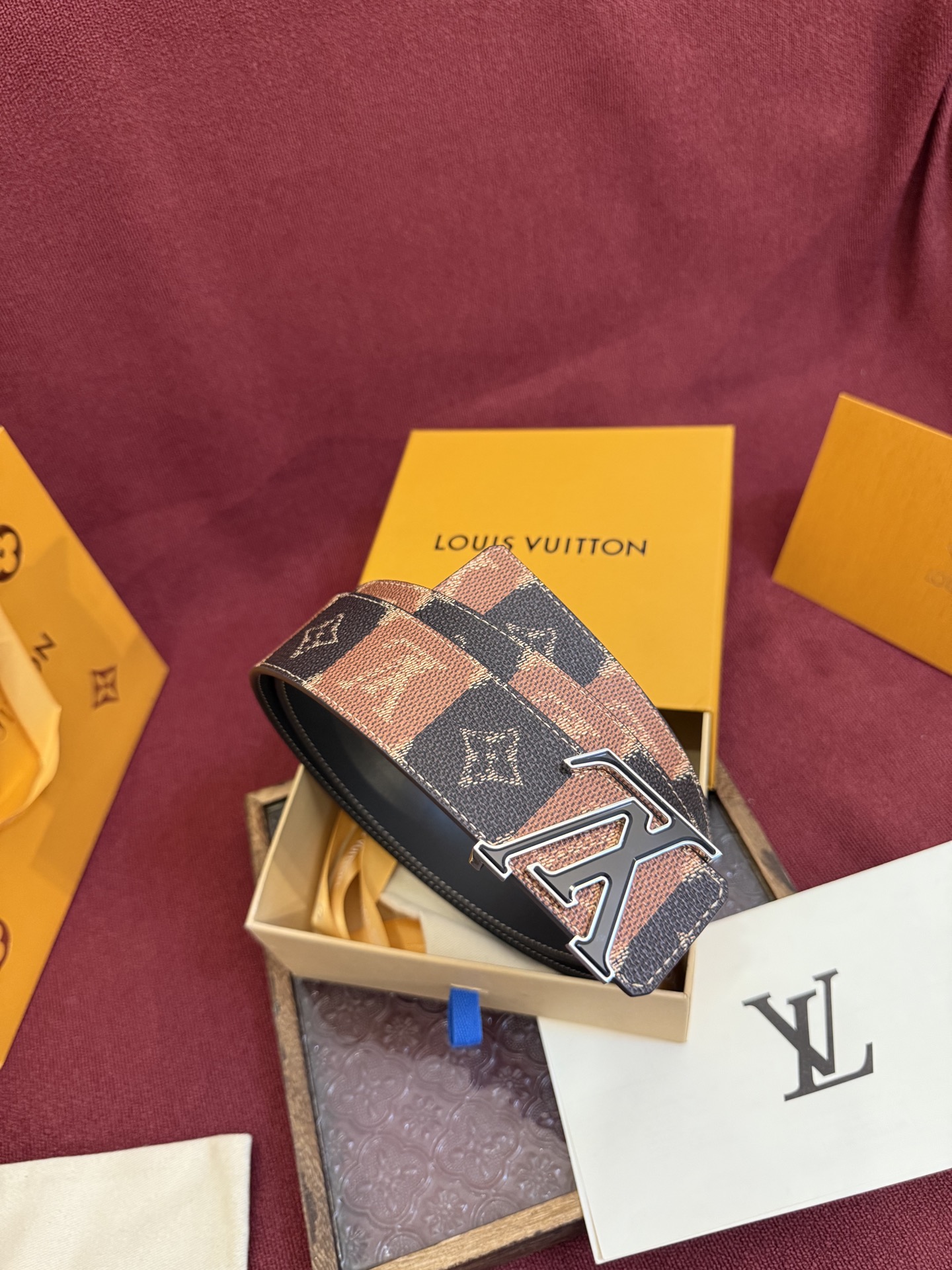 Louis Vuitton Initiales College Monogram Heritage 40mm Reversible Belt 6 i1758990817859 8391 0 2