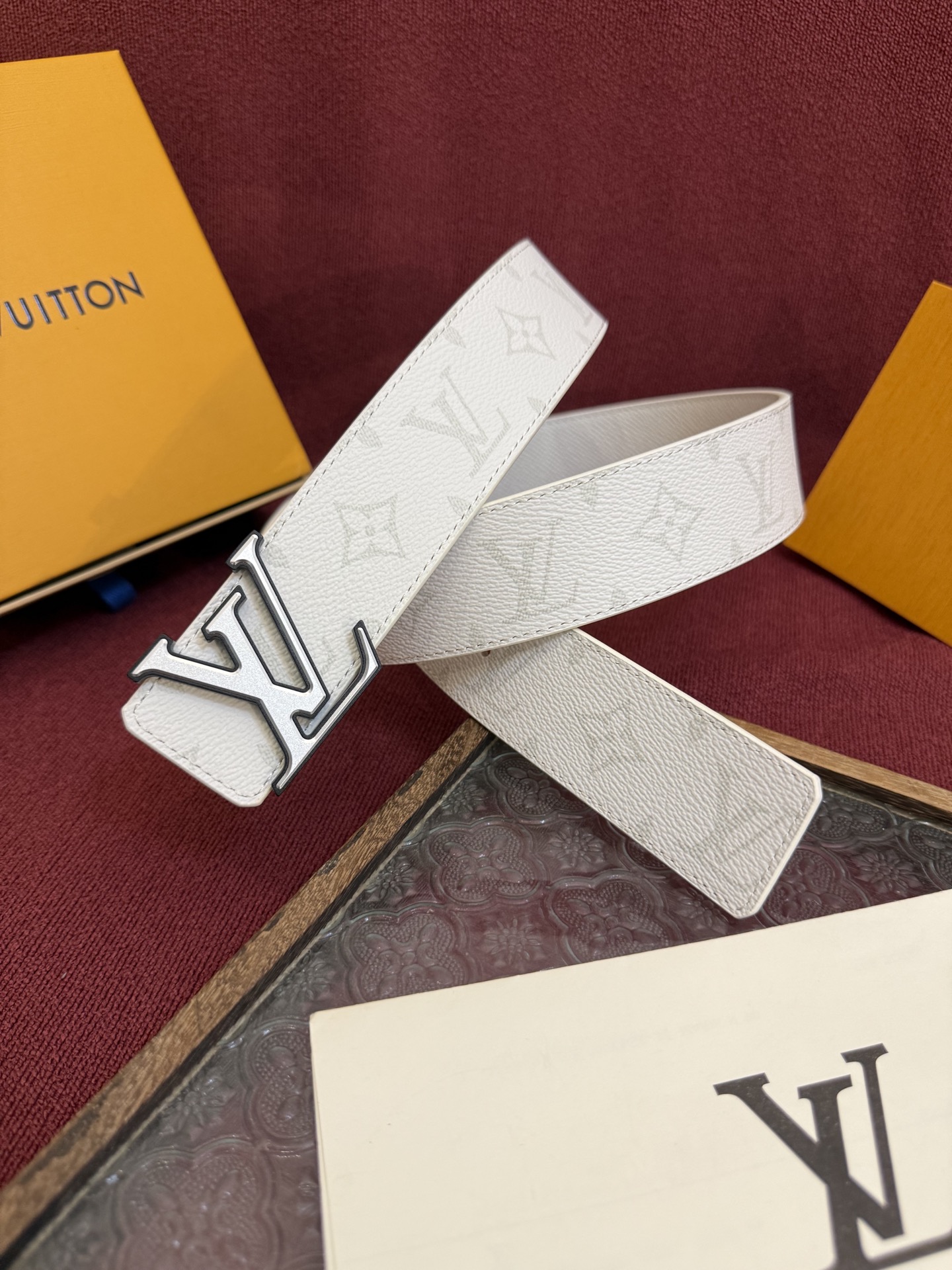 Louis Vuitton Men's White Canvas Belt with LV Buckle, 4cm Width