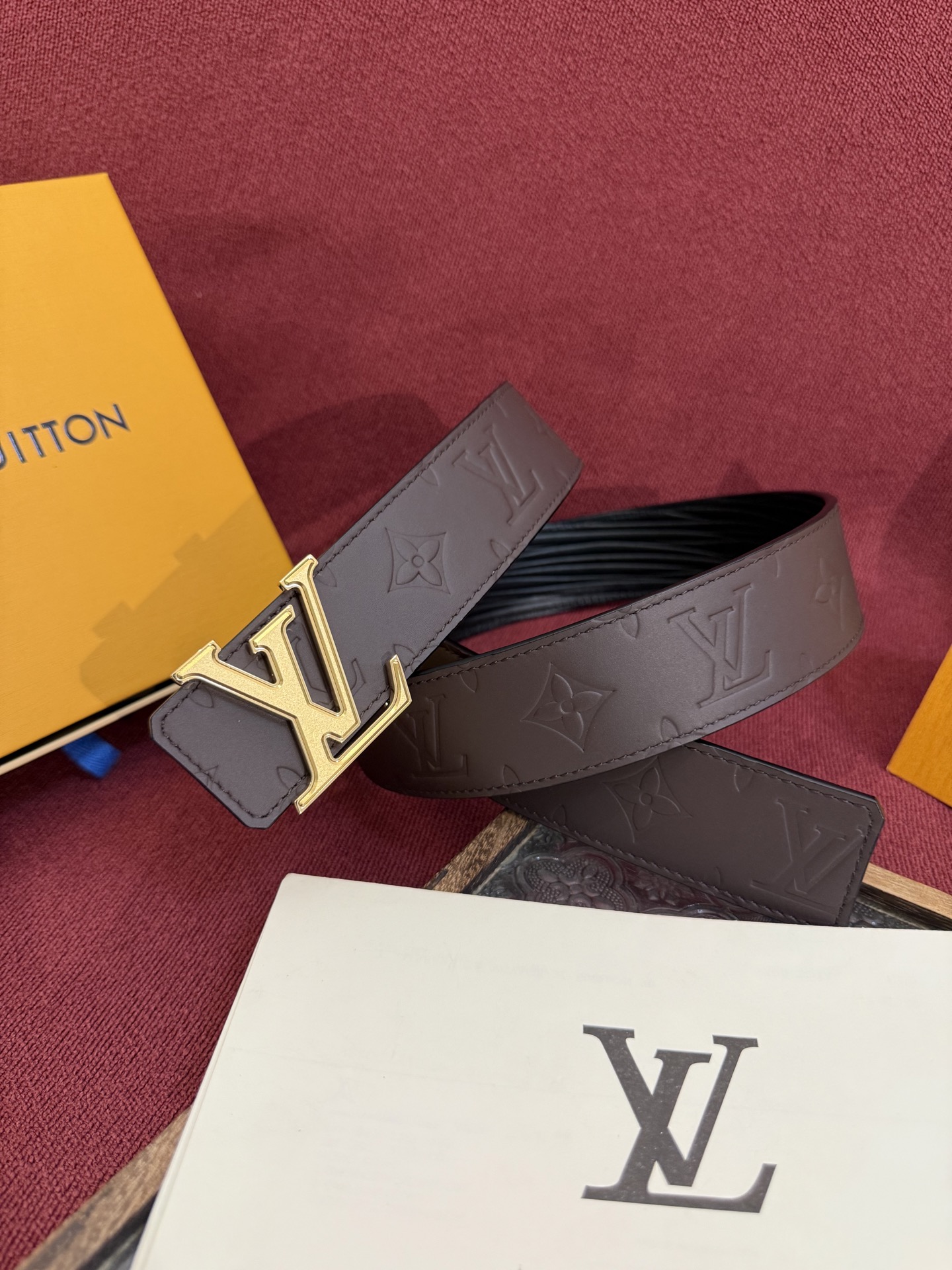 Louis Vuitton Dimension 4.0 Double-Sided Belt - Classic Style, Modern Twist