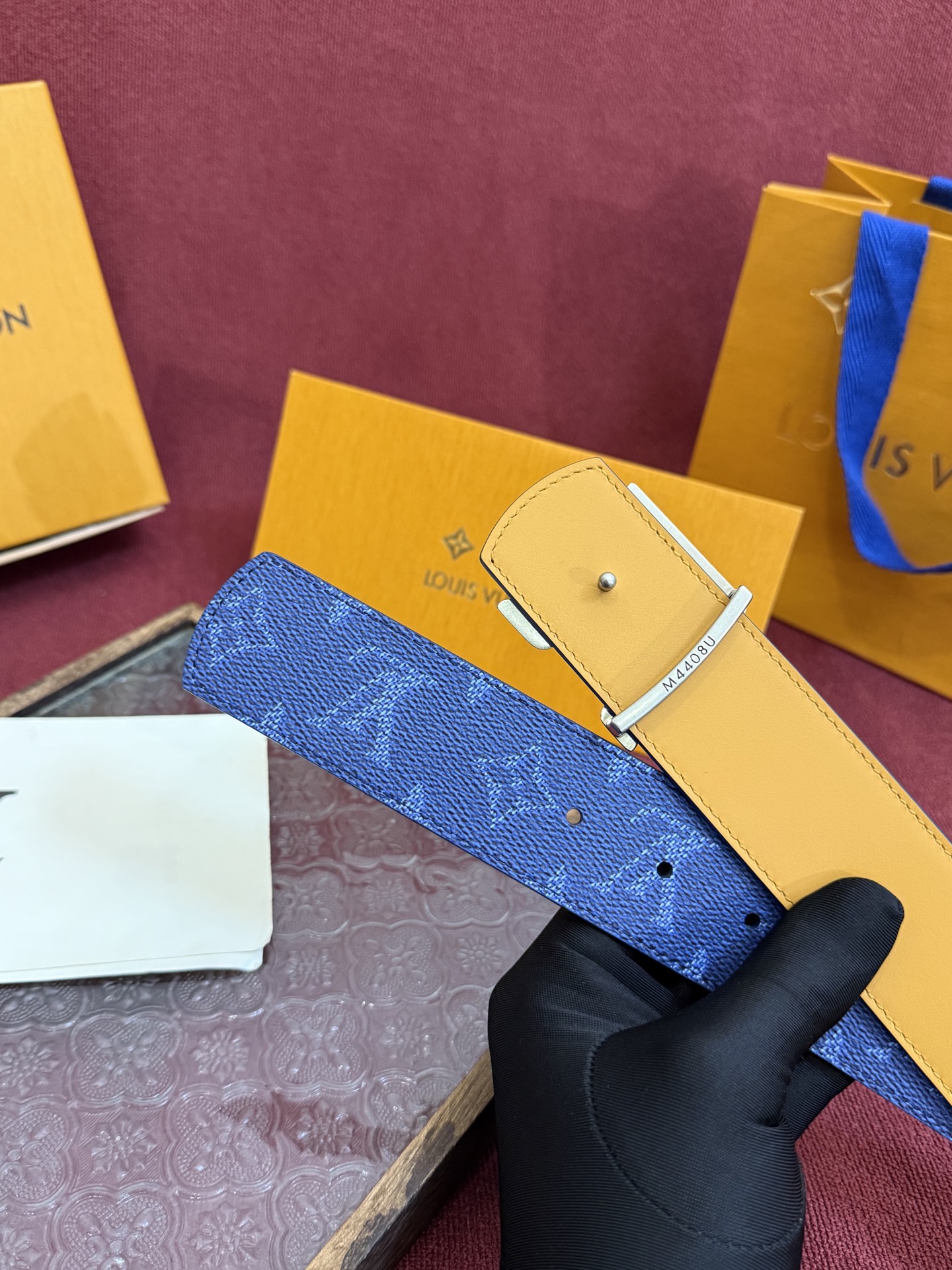 LV Dimension Monogram Heritage 40毫米可翻转皮带证明，最难以忘怀的奢华时