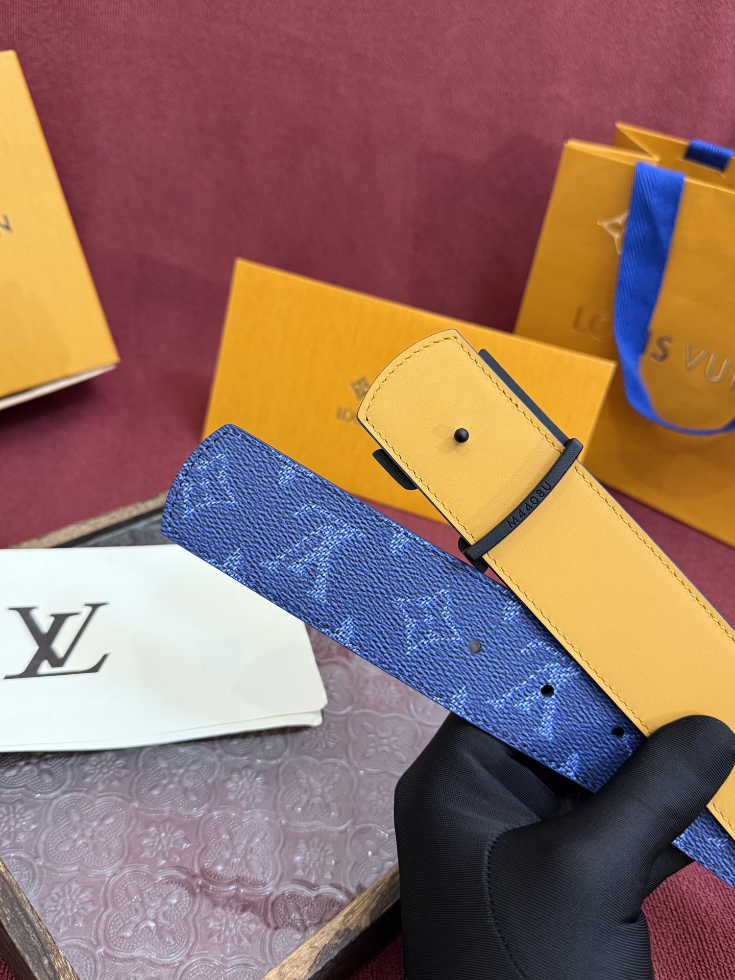 LV Dimension Monogram Heritage 40毫米可翻转皮带证明，最难以忘怀的奢华时