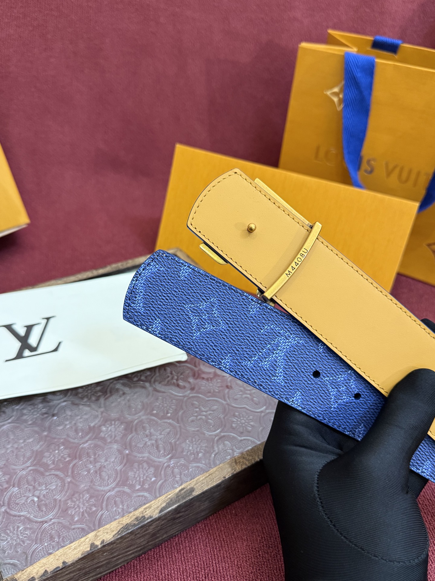 LV Dimension Monogram Heritage 40毫米可翻转皮带证明，最难以忘怀的奢华时