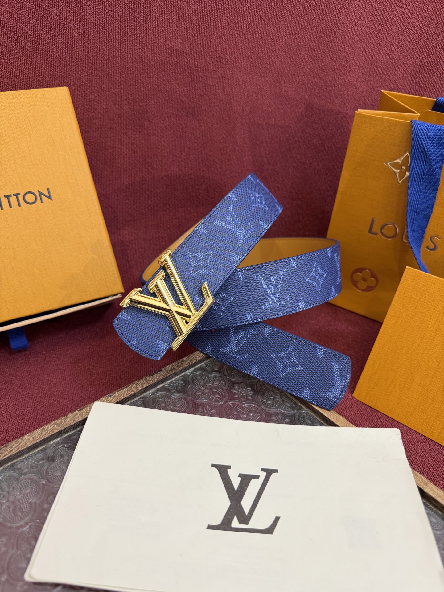 LV Dimension Monogram Heritage 40毫米可翻转皮带证明，最难以忘怀的奢华时