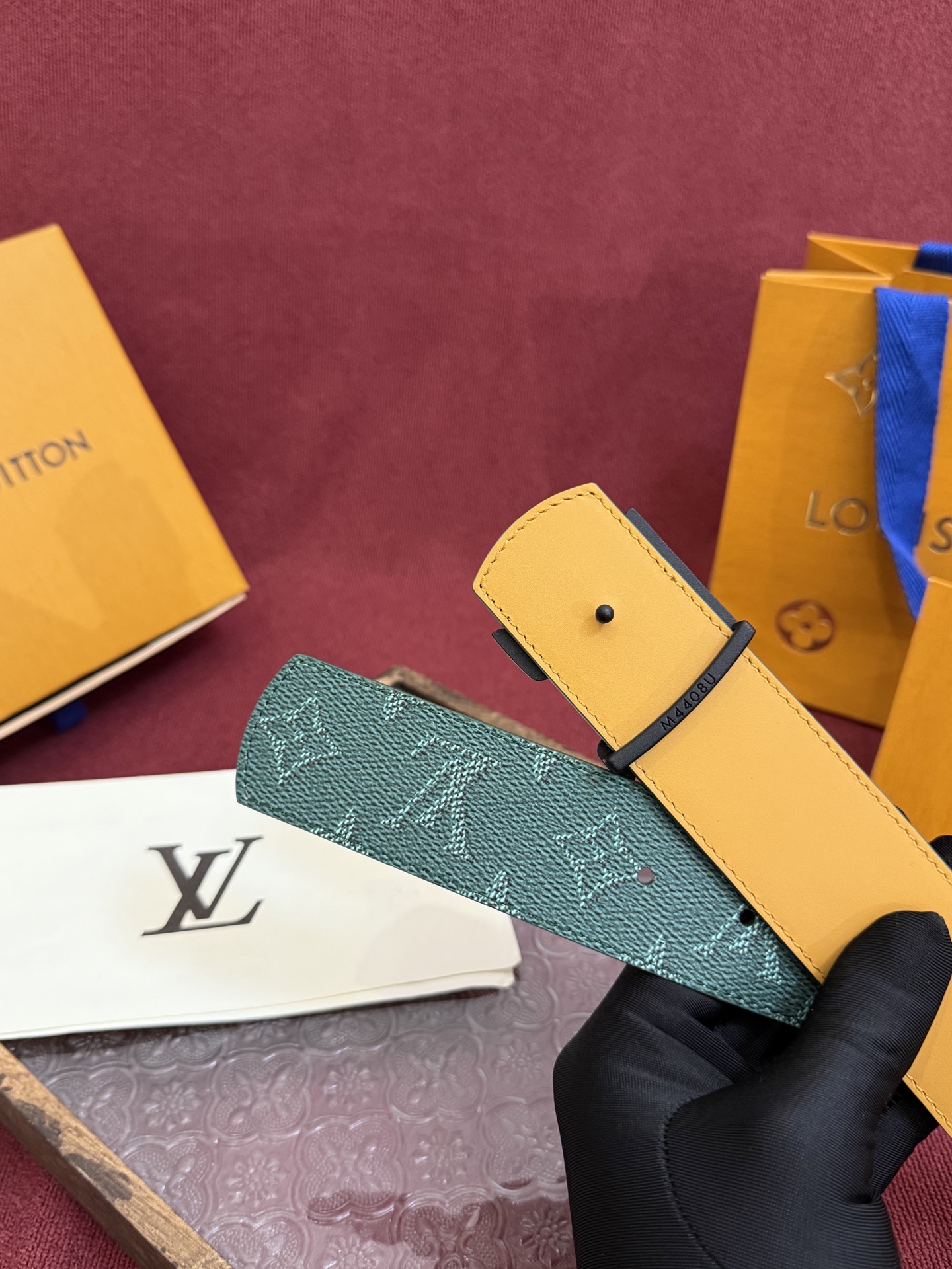 LV Dimension Monogram Heritage 40毫米可翻转皮带证明，最难以忘怀的奢华时