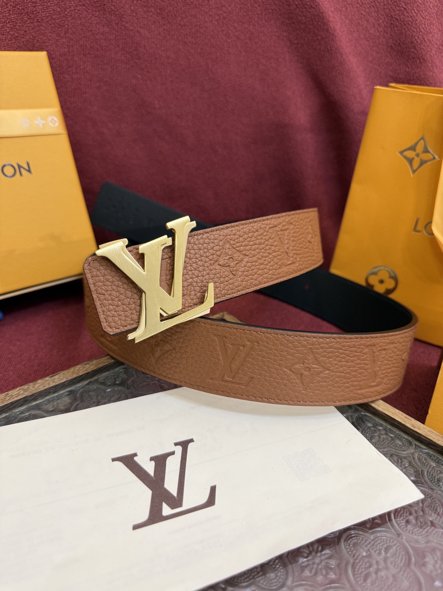 Ремень Louis Vuitton с двусторонним ремешком