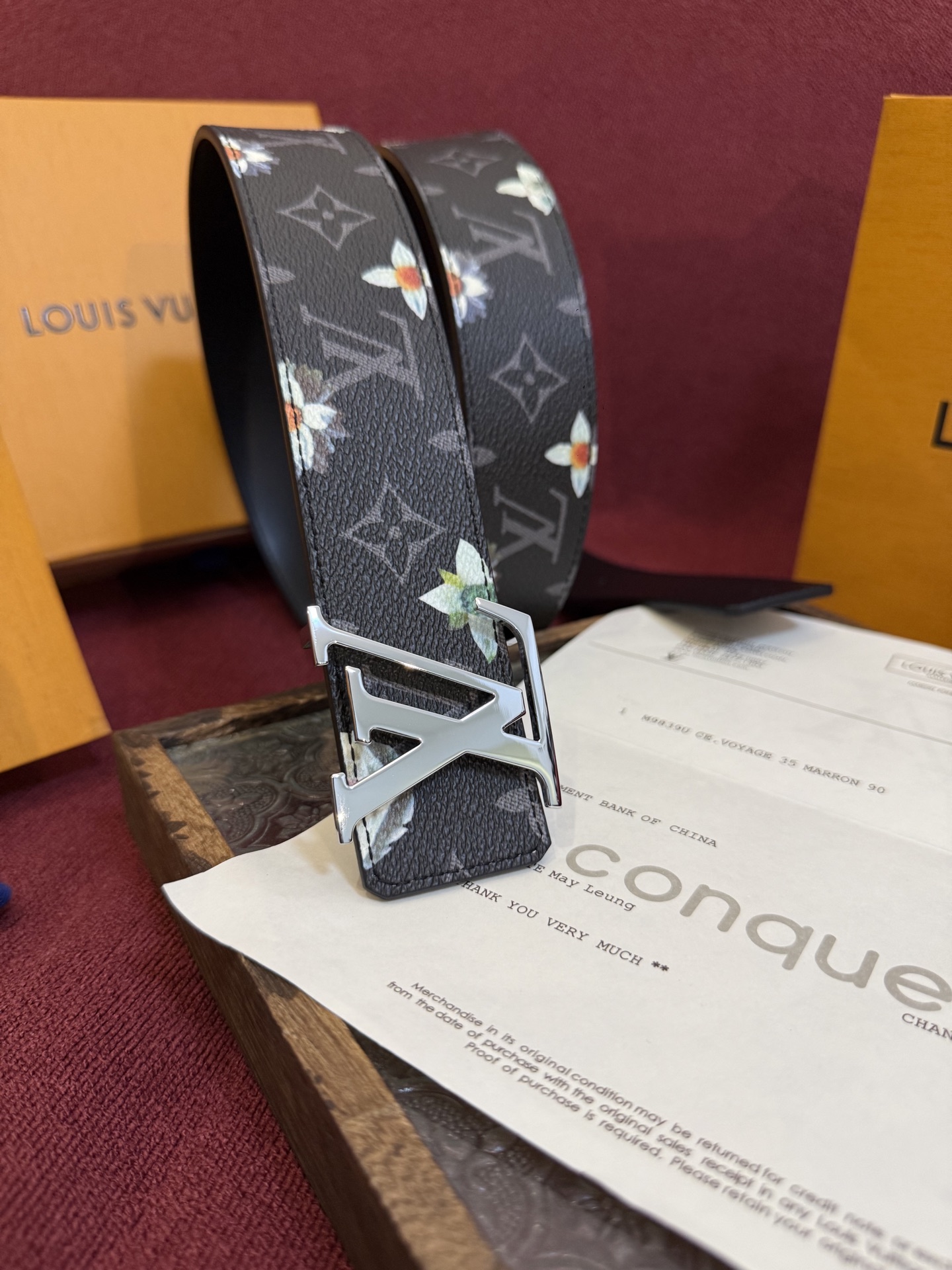 LV Initiales Monogram Flower 双面腰带以 Monogram 印花和撞色花卉焕