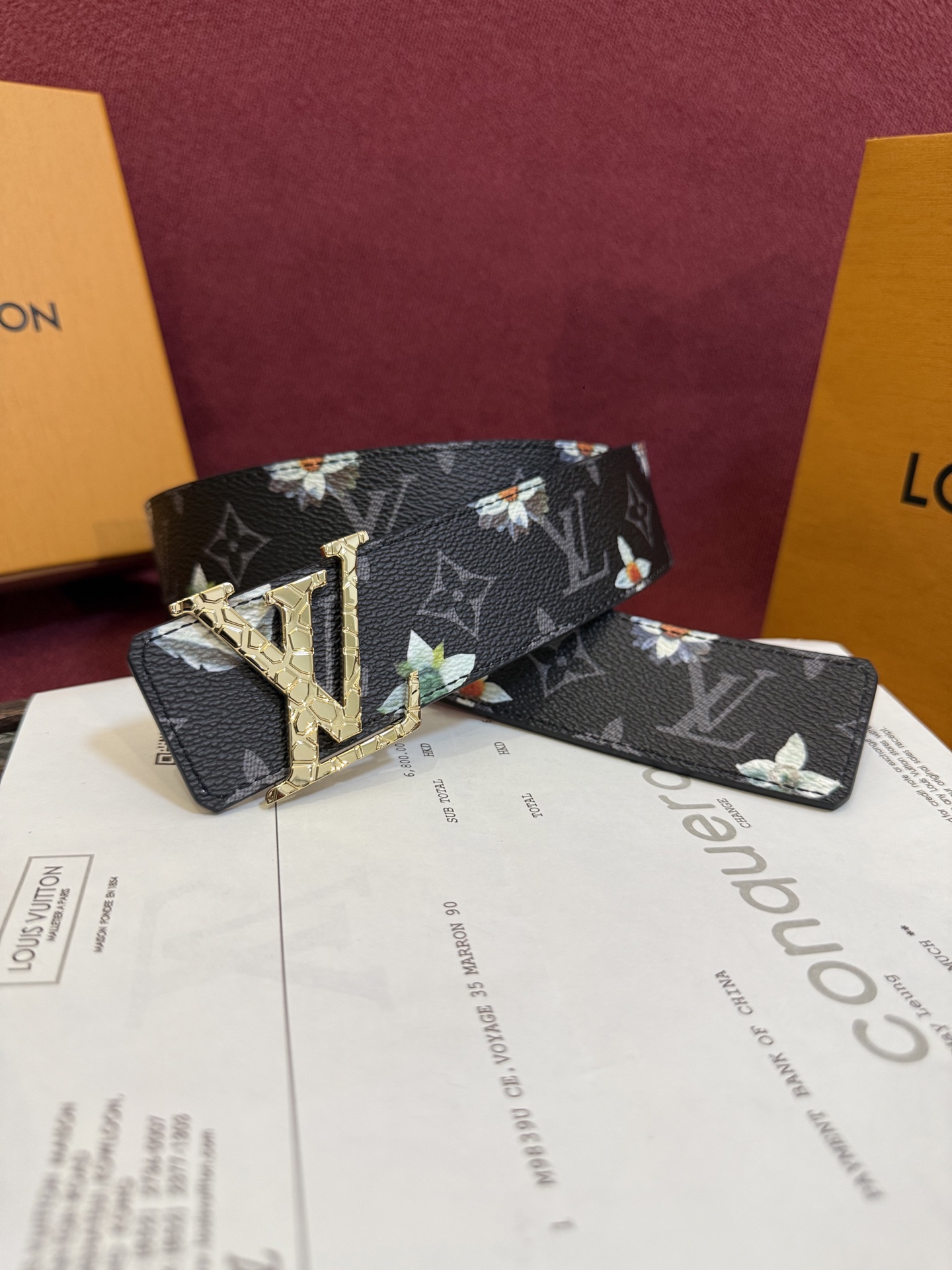 LV Initiales Monogram Flower 双面腰带以 Monogram 印花和撞色花卉焕